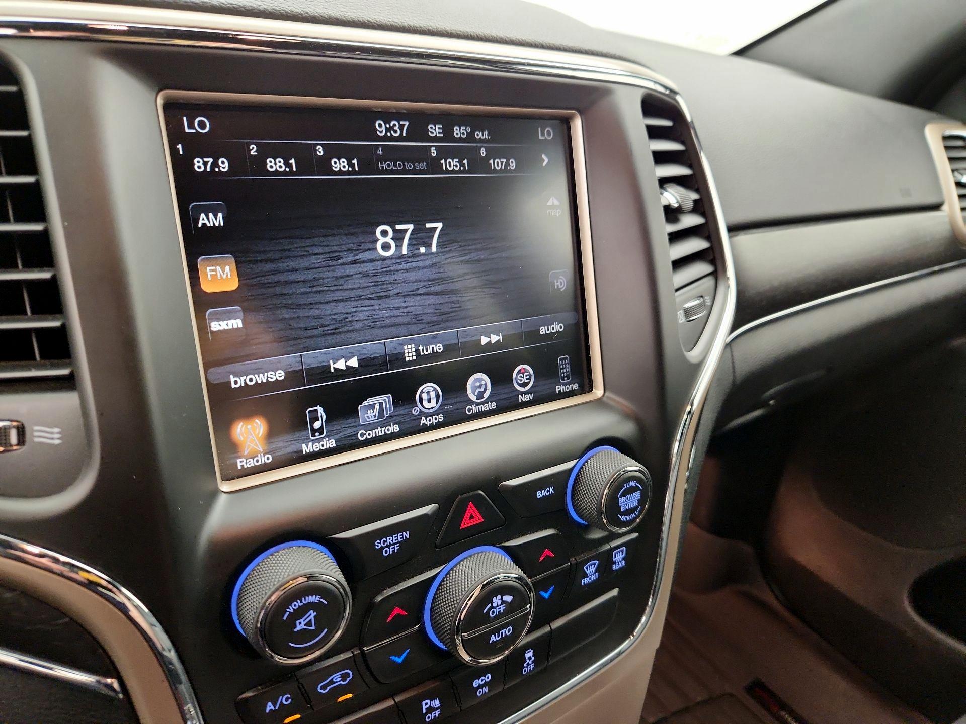 Thumbnail: 2015 Jeep Grand Cherokee - 16