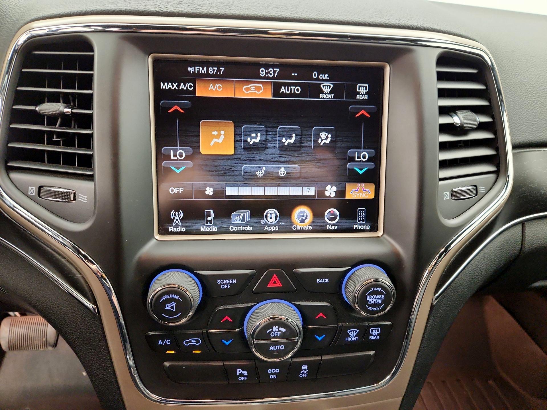 Thumbnail: 2015 Jeep Grand Cherokee - 17