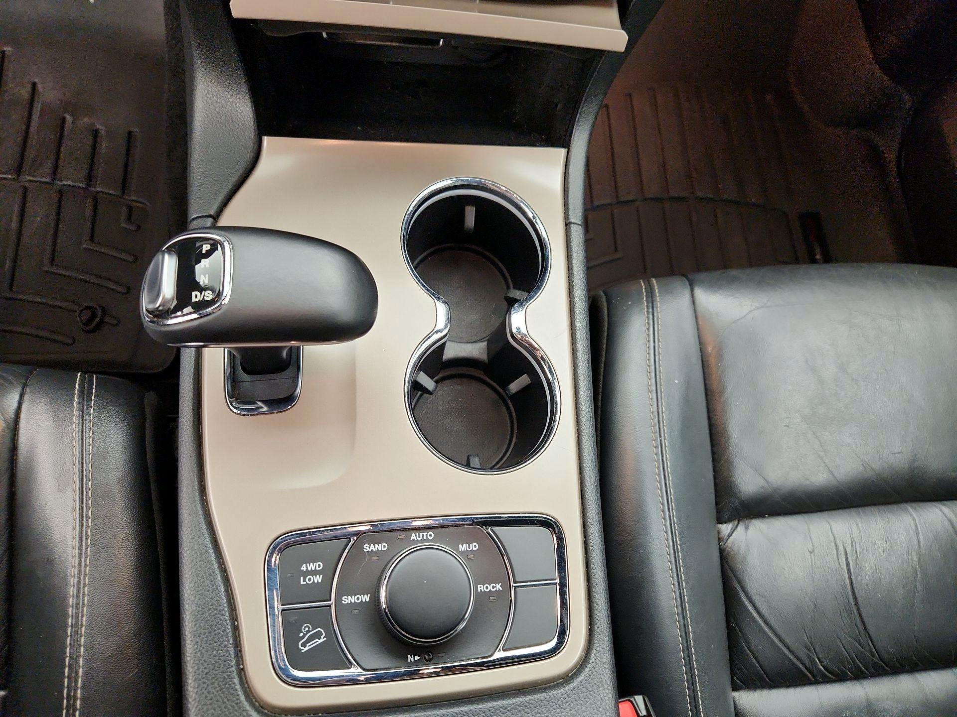 Thumbnail: 2015 Jeep Grand Cherokee - 18