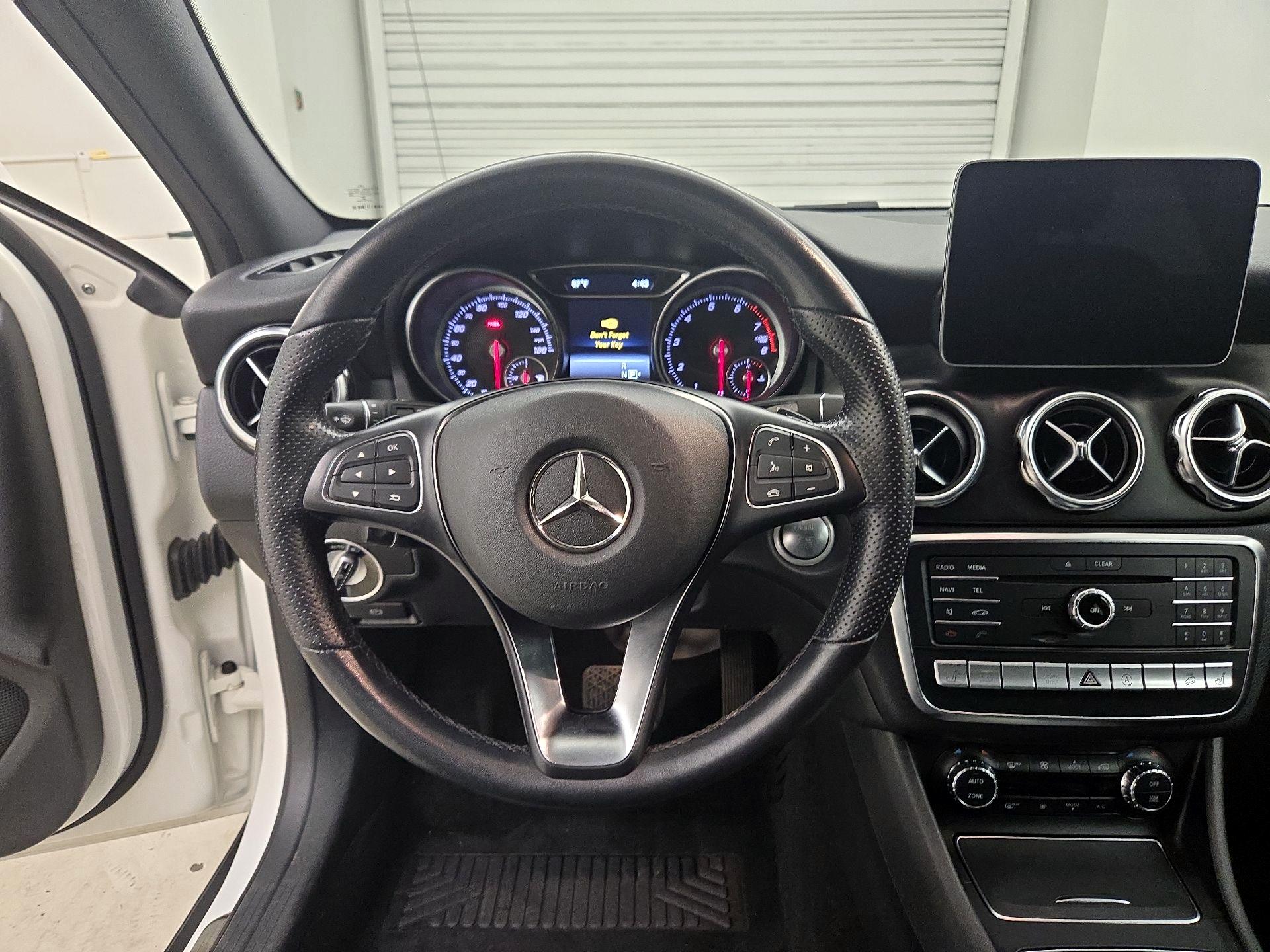 Thumbnail: 2020 Mercedes-Benz GLA - 10