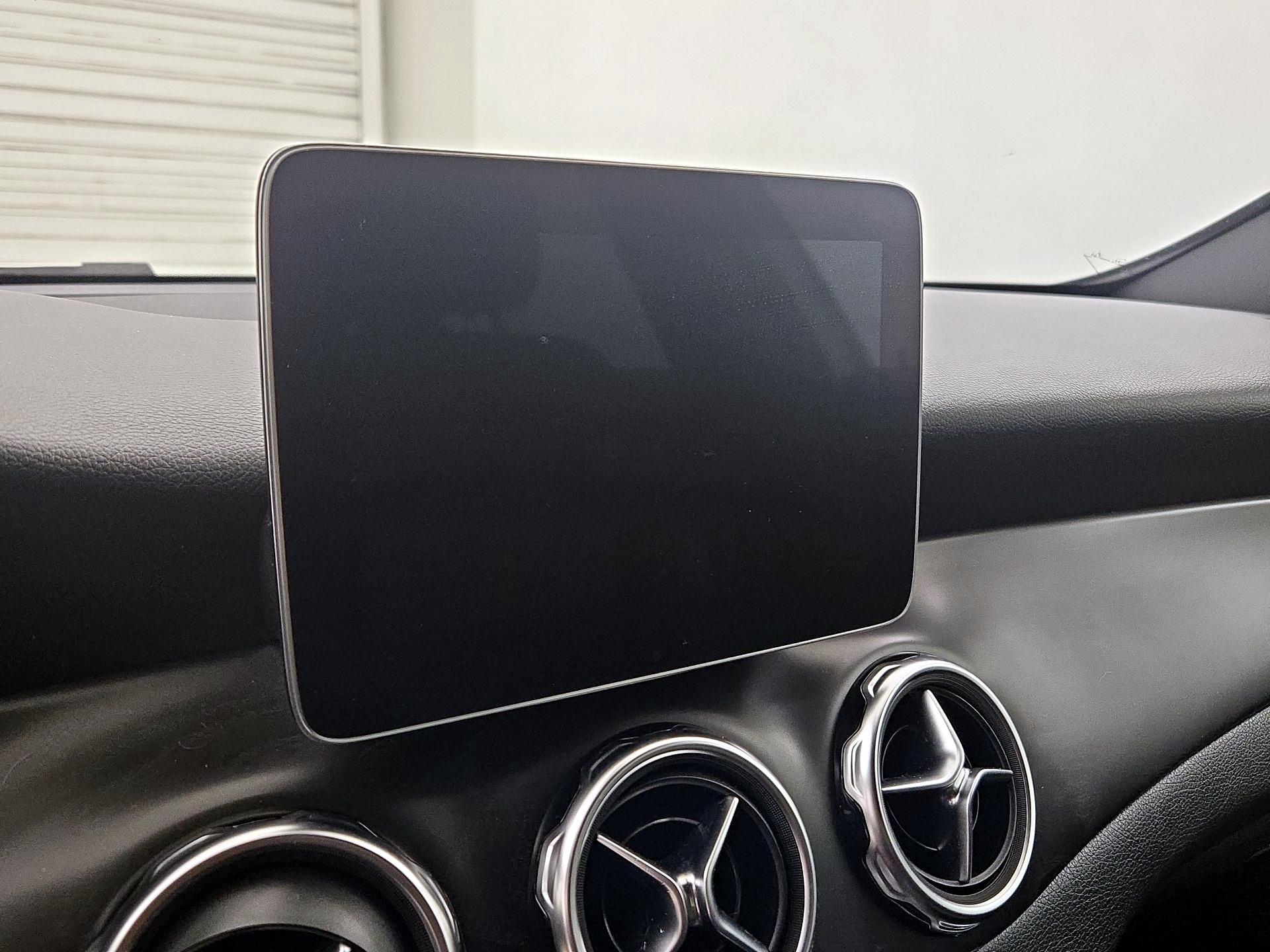 Thumbnail: 2020 Mercedes-Benz GLA - 15