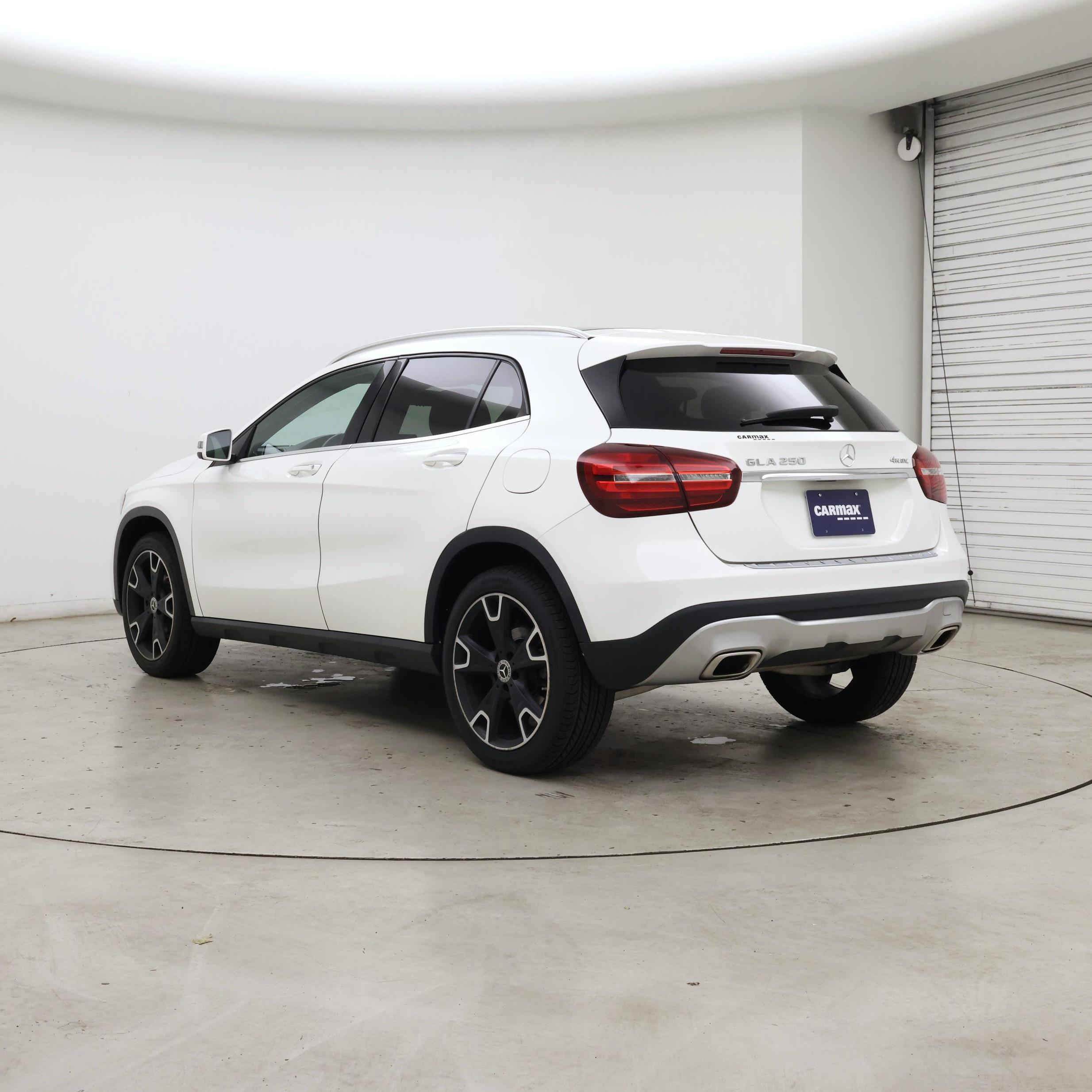 Thumbnail: 2020 Mercedes-Benz GLA - 2