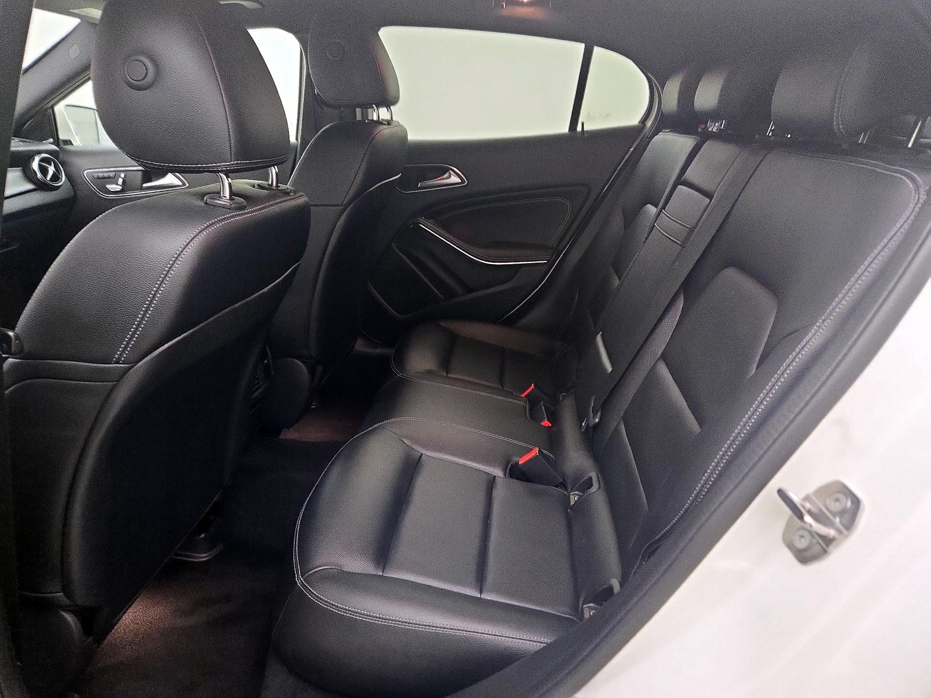 Thumbnail: 2020 Mercedes-Benz GLA - 19