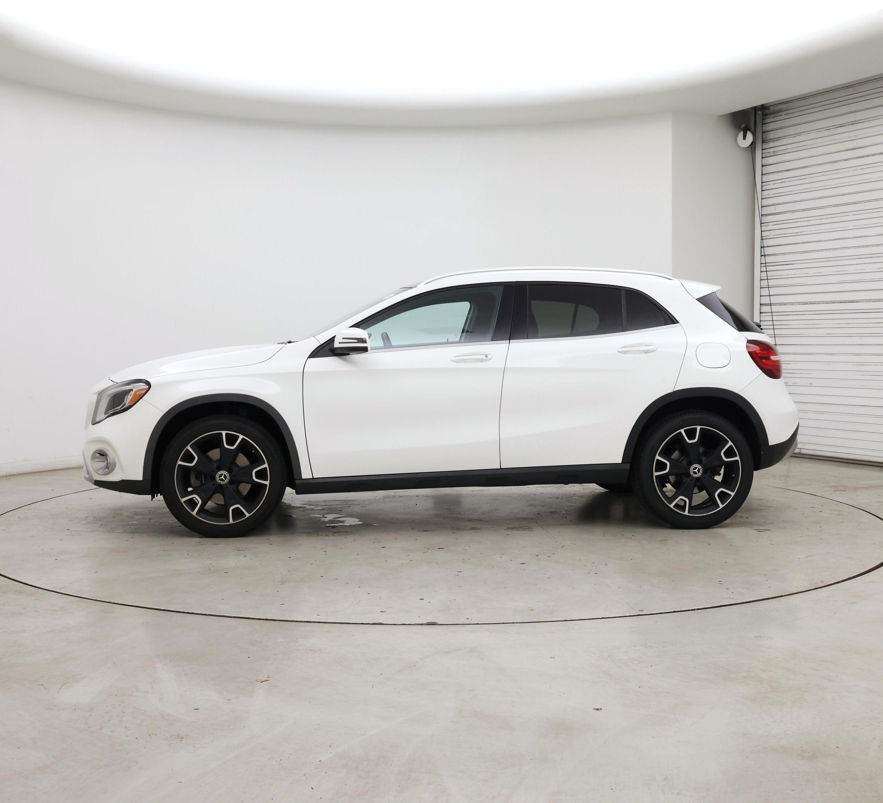 Thumbnail: 2020 Mercedes-Benz GLA - 3