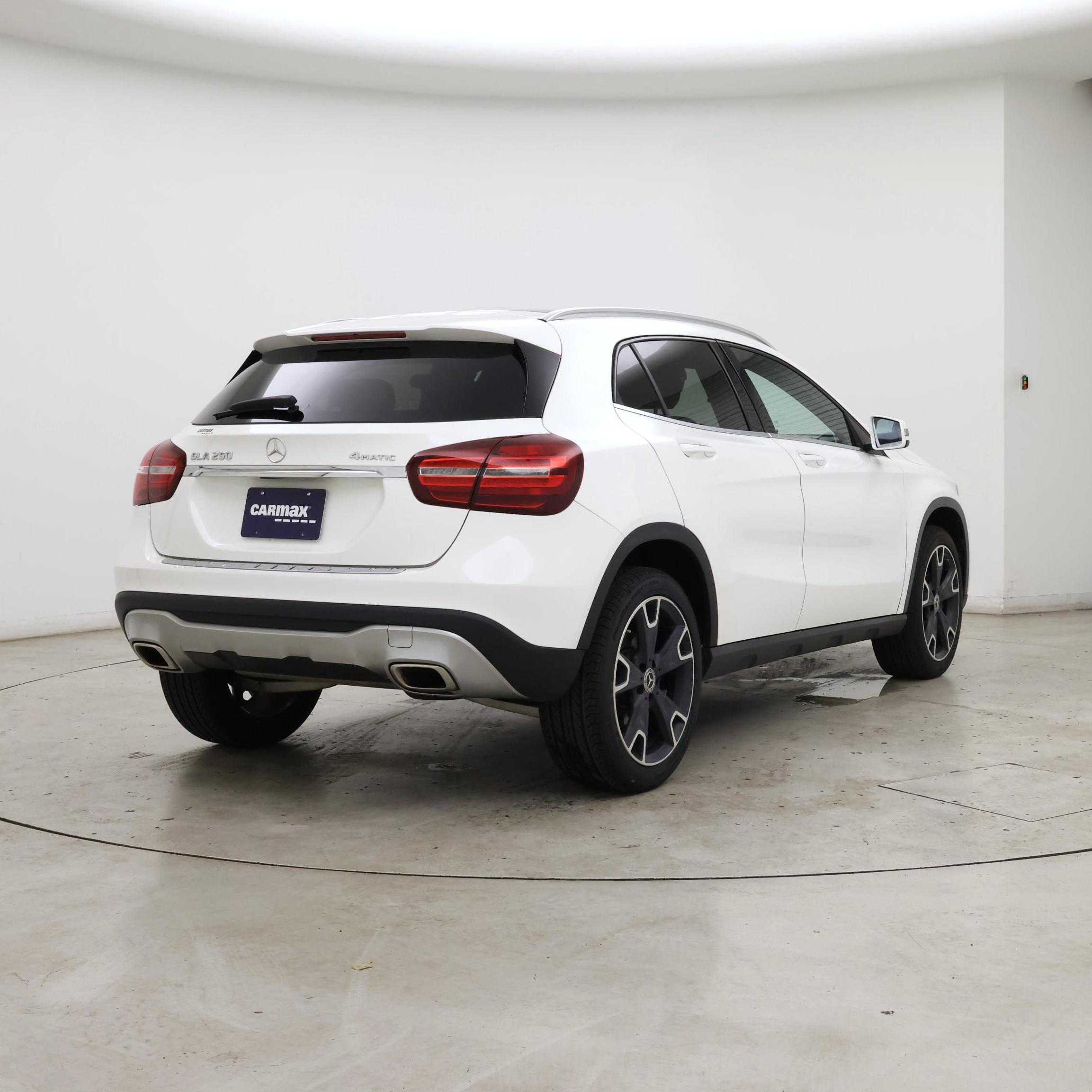 Thumbnail: 2020 Mercedes-Benz GLA - 8