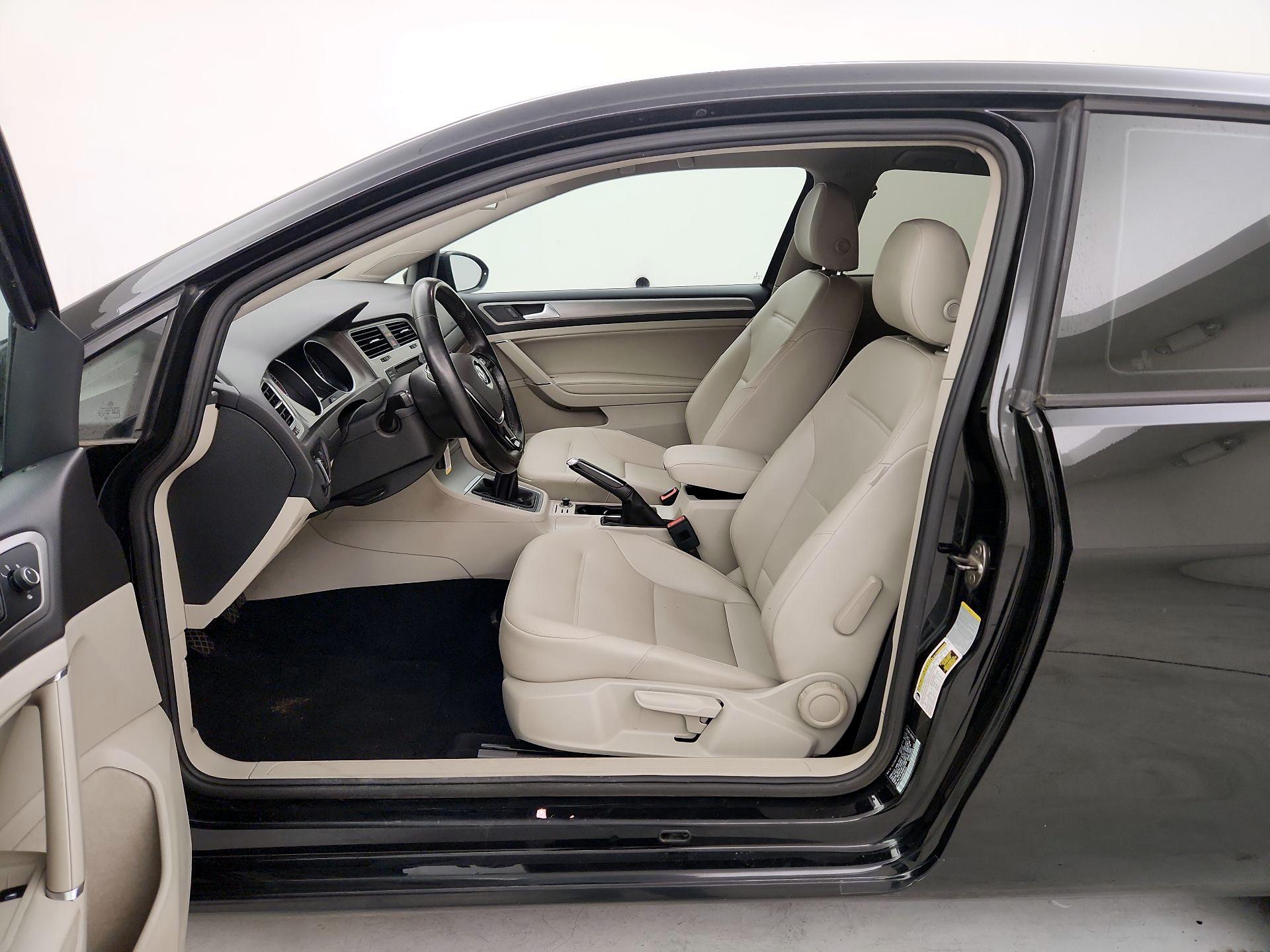 Thumbnail: 2015 Volkswagen Golf - 11