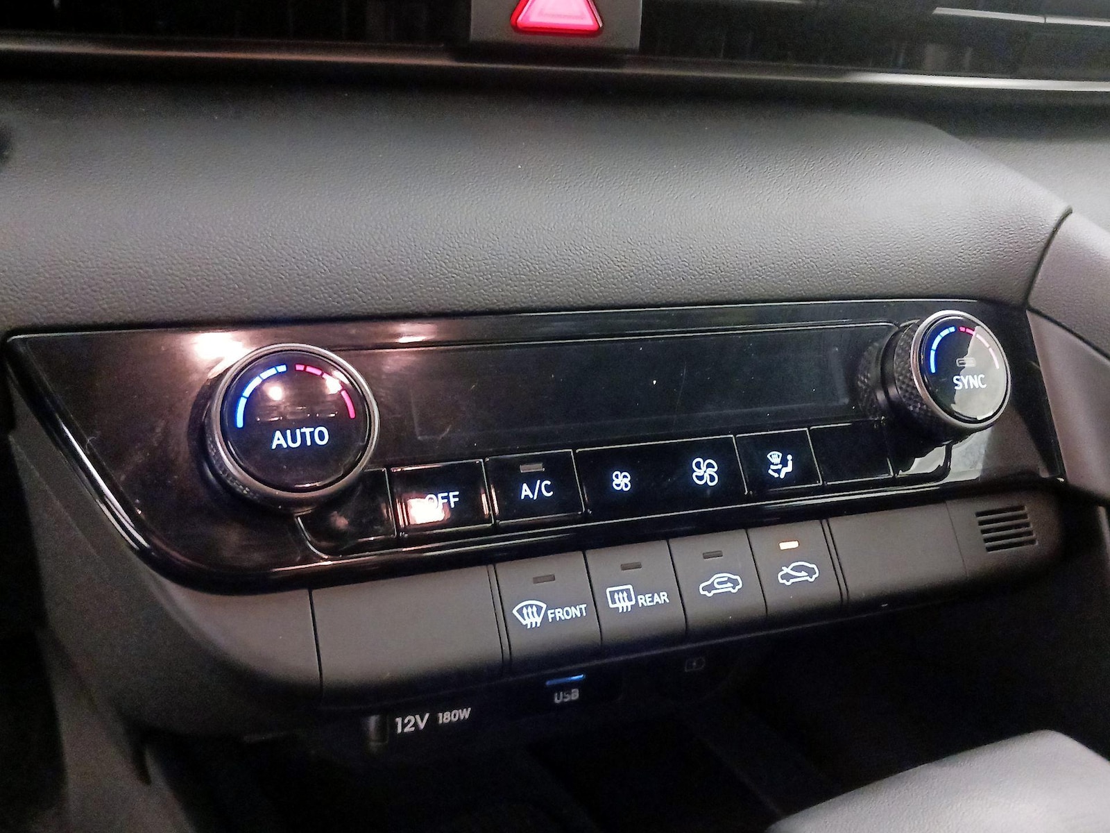 2025 Hyundai Elantra 17