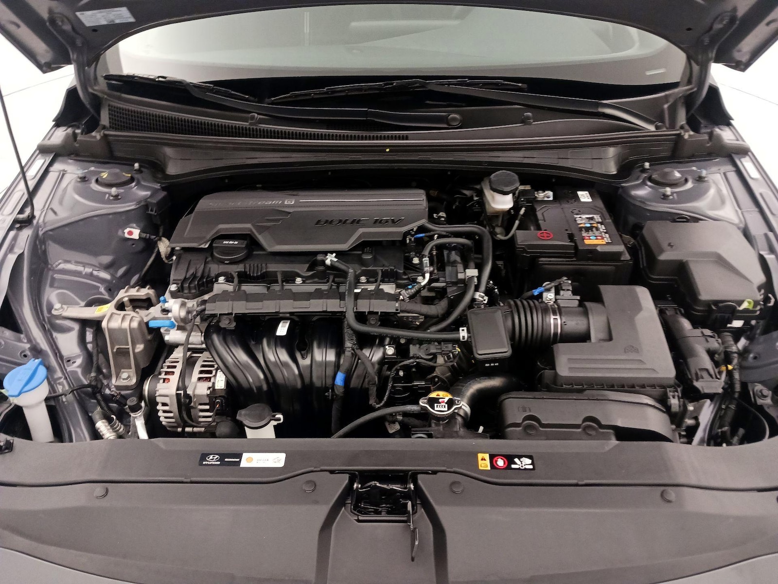 2025 Hyundai Elantra 22