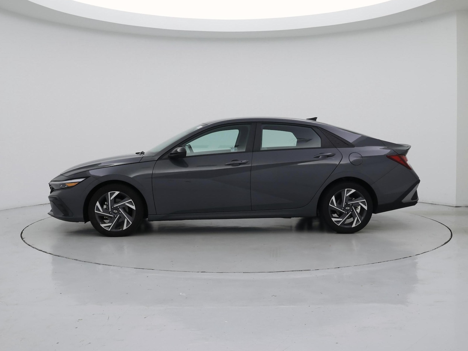 2025 Hyundai Elantra 4