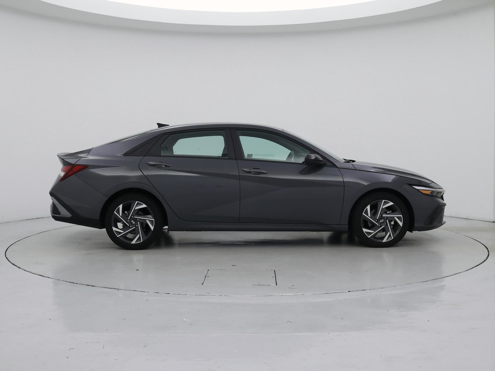 2025 Hyundai Elantra 8