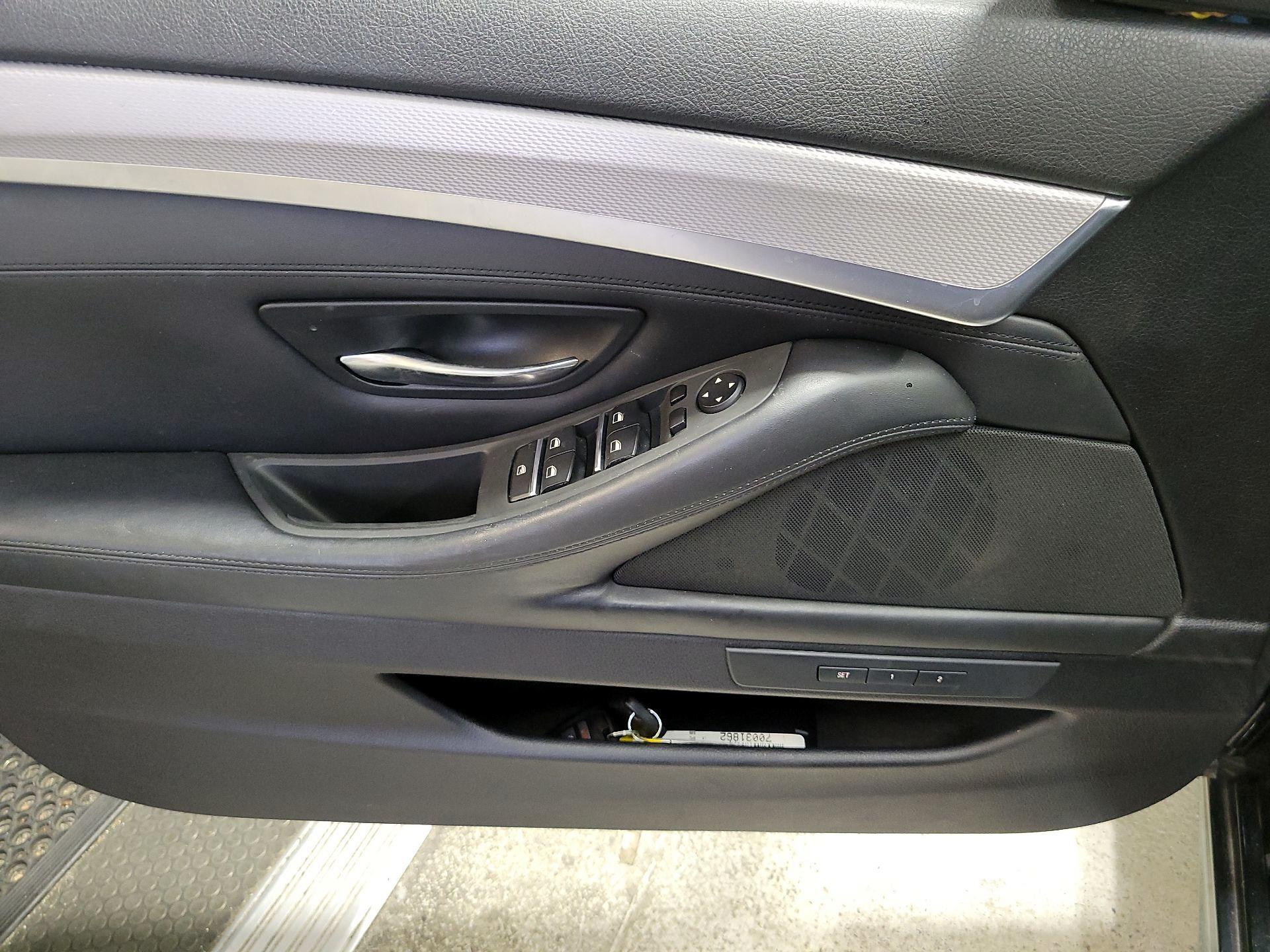 Thumbnail: 2016 BMW 5 Series - 12