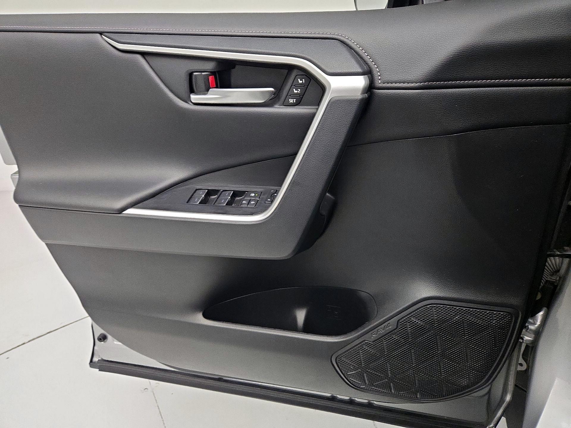 Thumbnail: 2024 Toyota RAV4 - 12