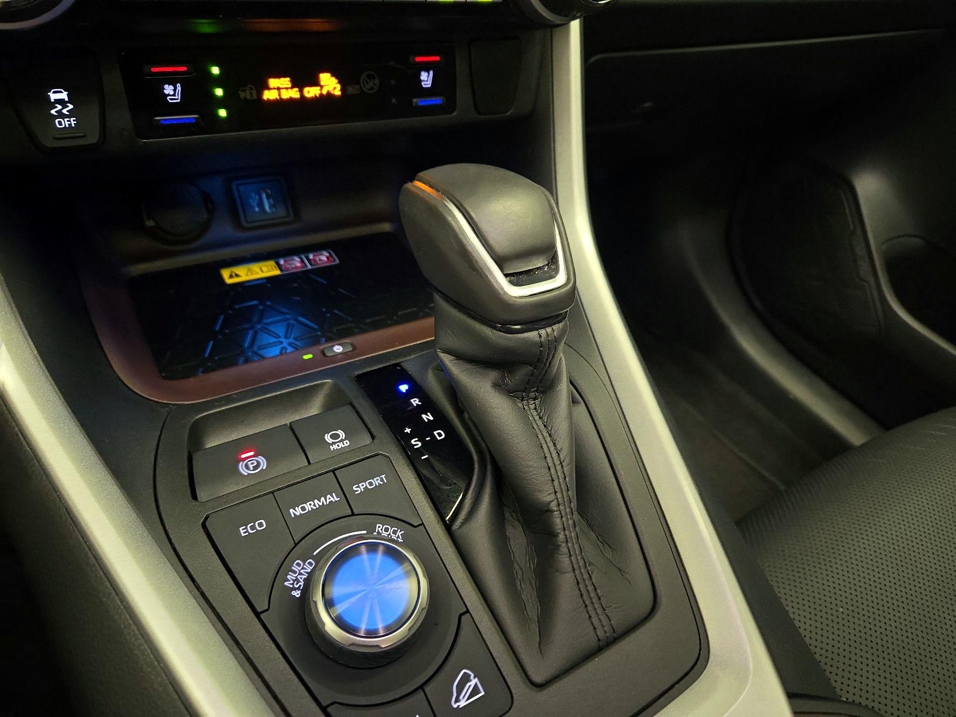 Thumbnail: 2024 Toyota RAV4 - 17