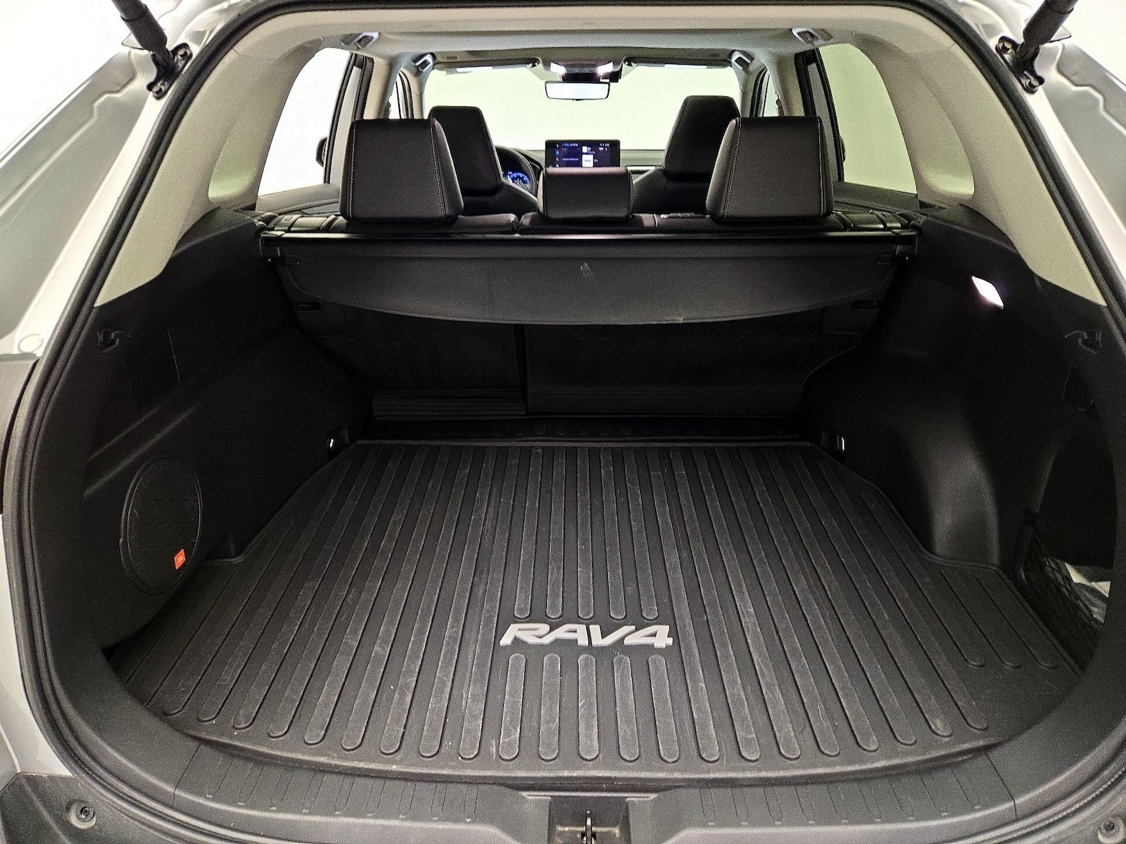 2024 Toyota RAV4 Limited - Photo 22