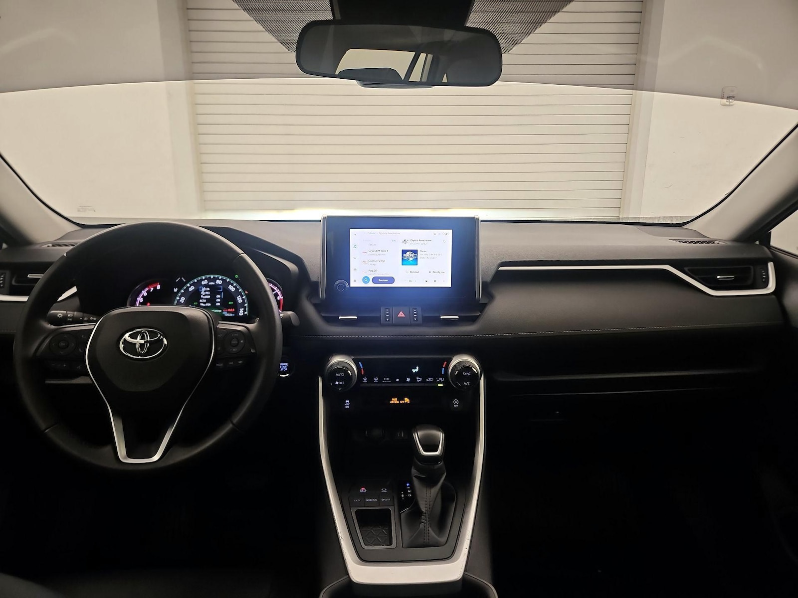 2024 Toyota RAV4 XLE Premium - Photo 10