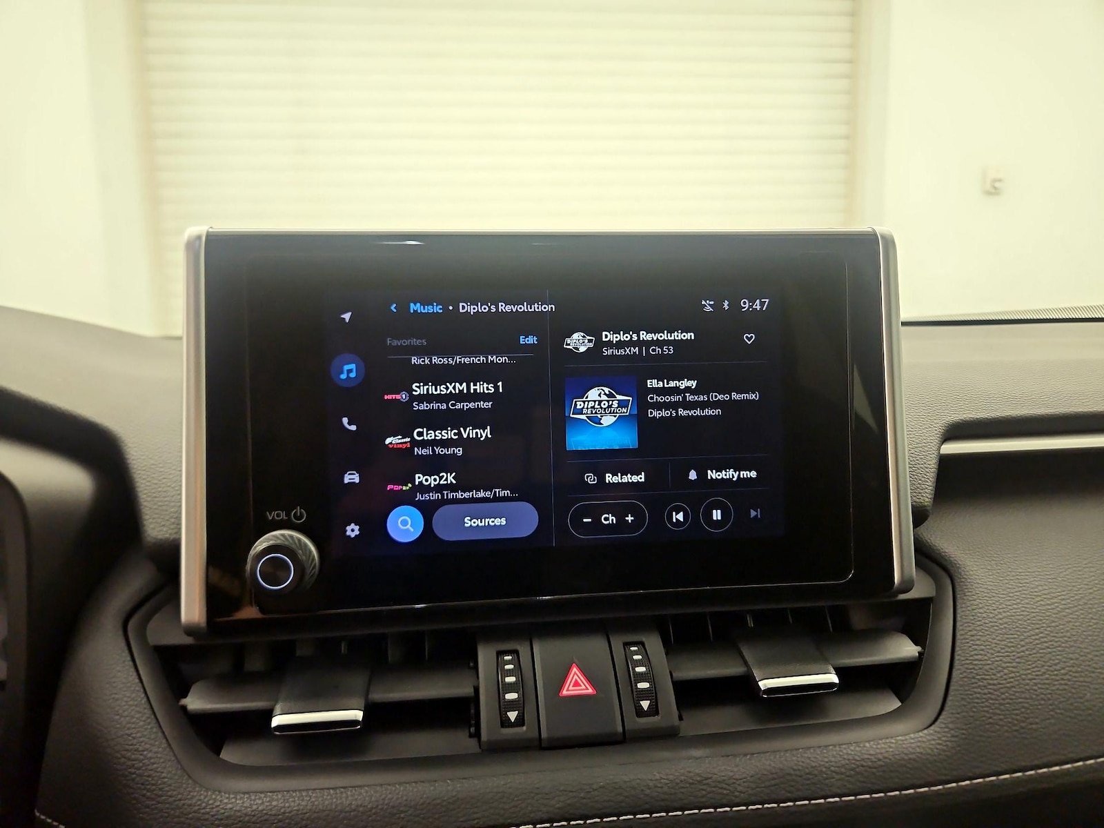 2024 Toyota RAV4 XLE Premium - Photo 16