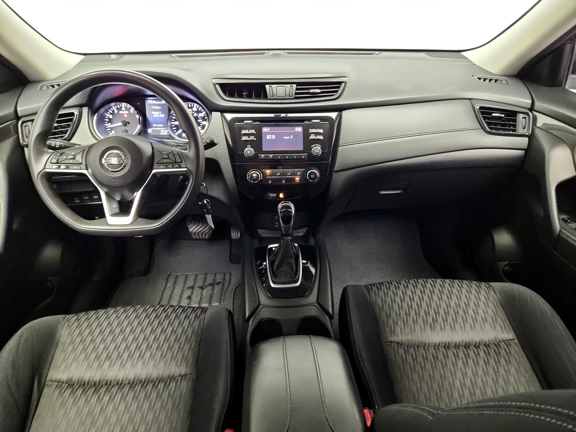 Thumbnail: 2017 Nissan Rogue - 9