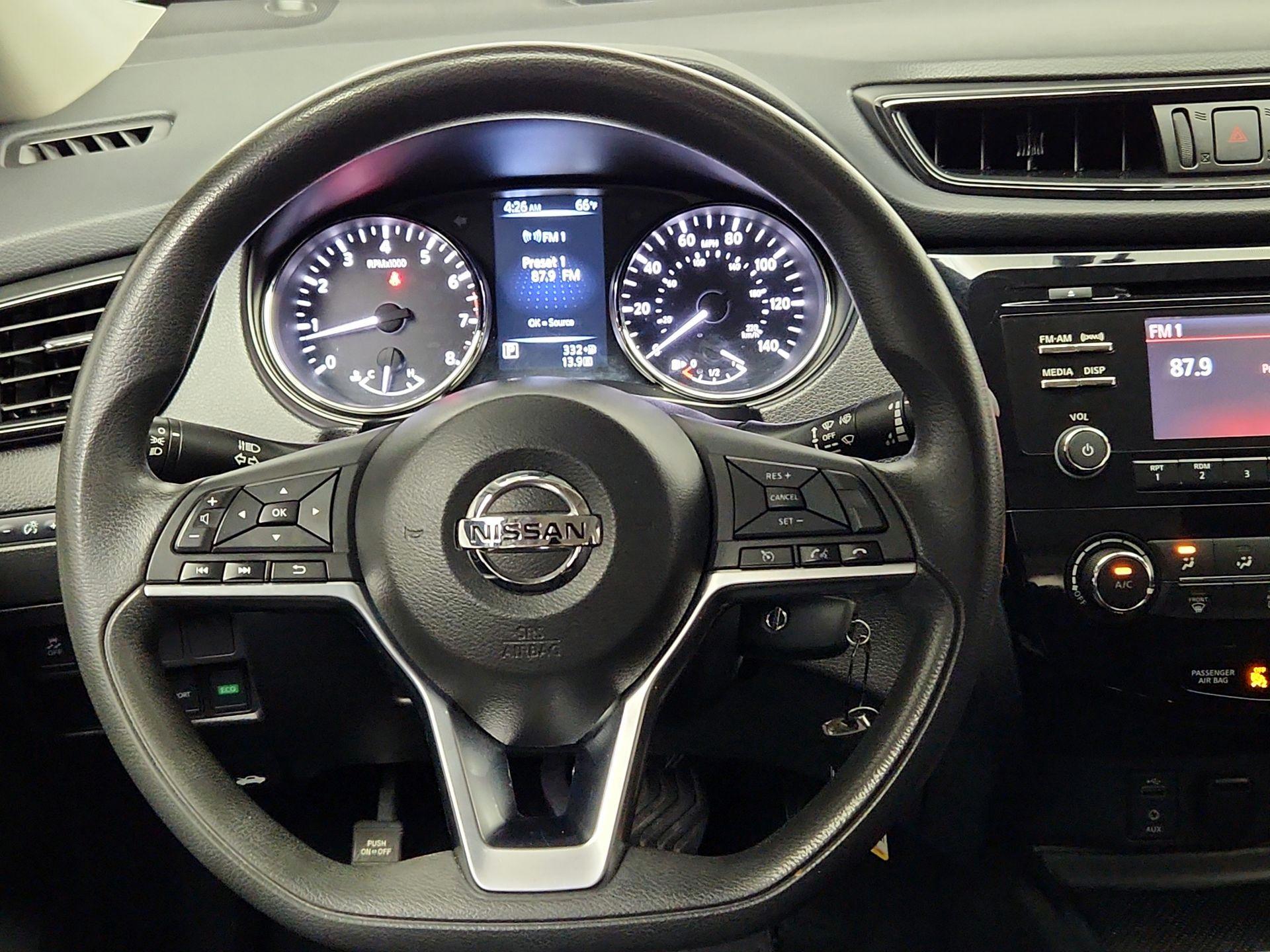Thumbnail: 2017 Nissan Rogue - 10