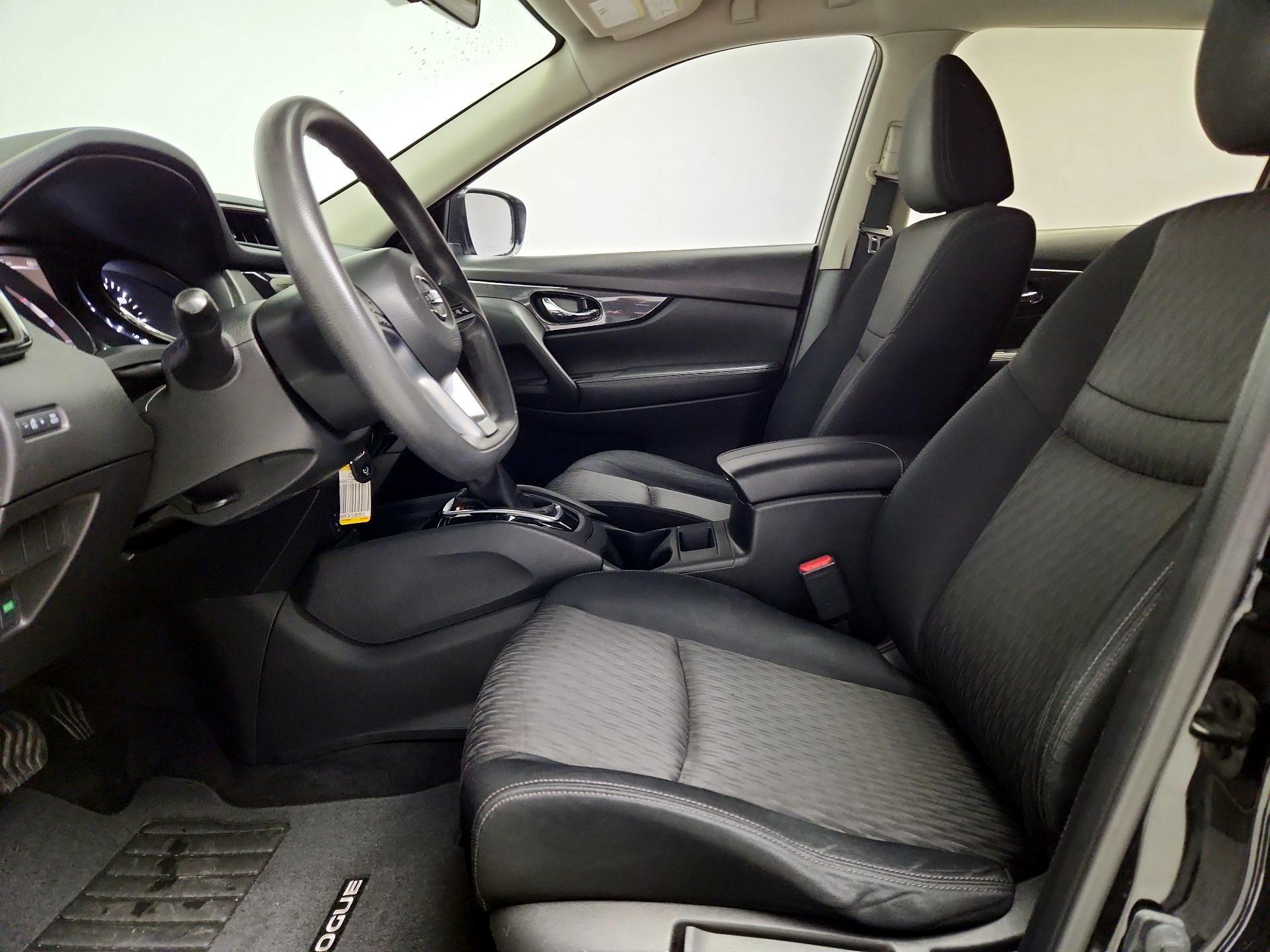 Thumbnail: 2017 Nissan Rogue - 11
