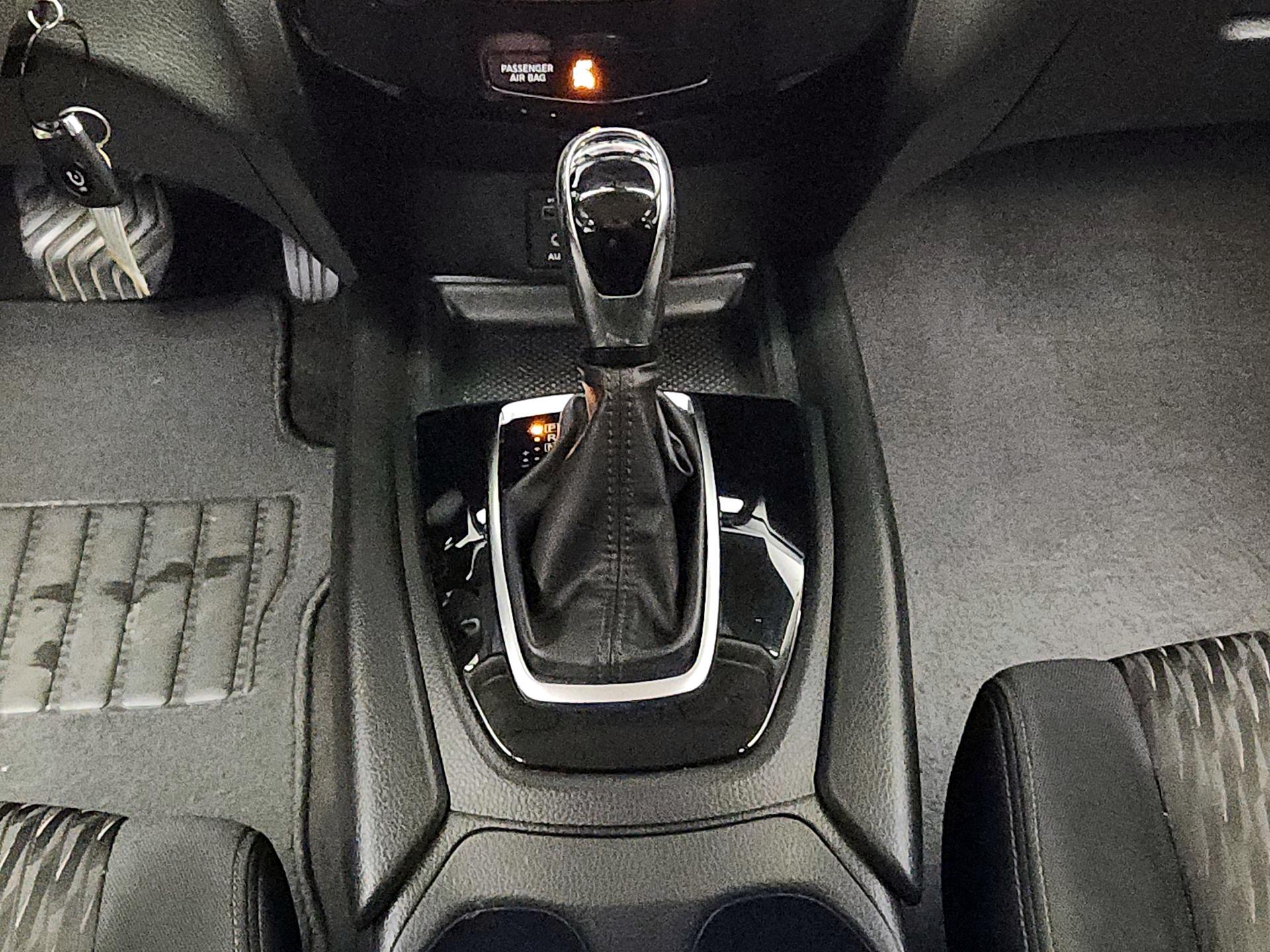 Thumbnail: 2017 Nissan Rogue - 17