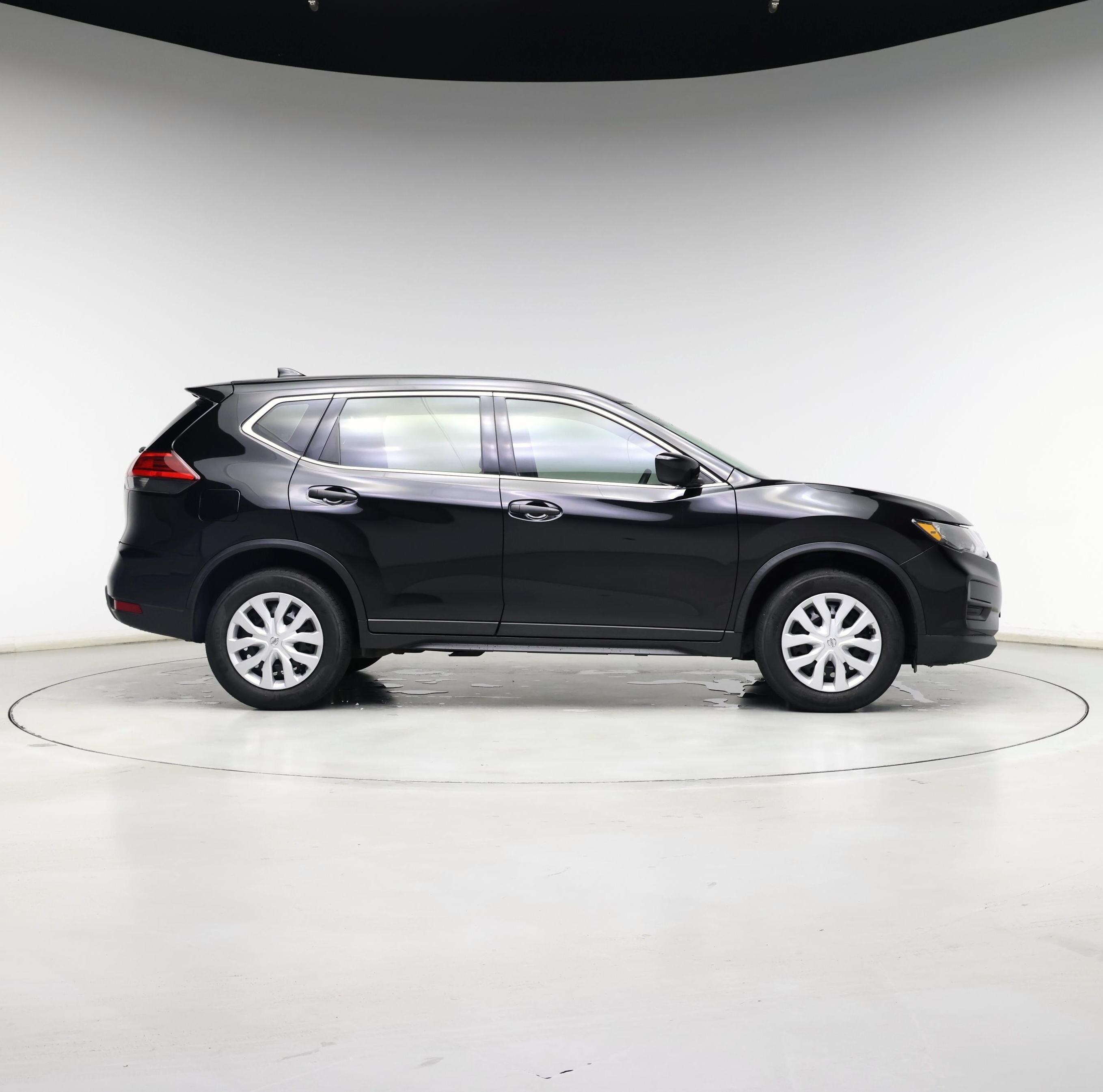 Thumbnail: 2017 Nissan Rogue - 7