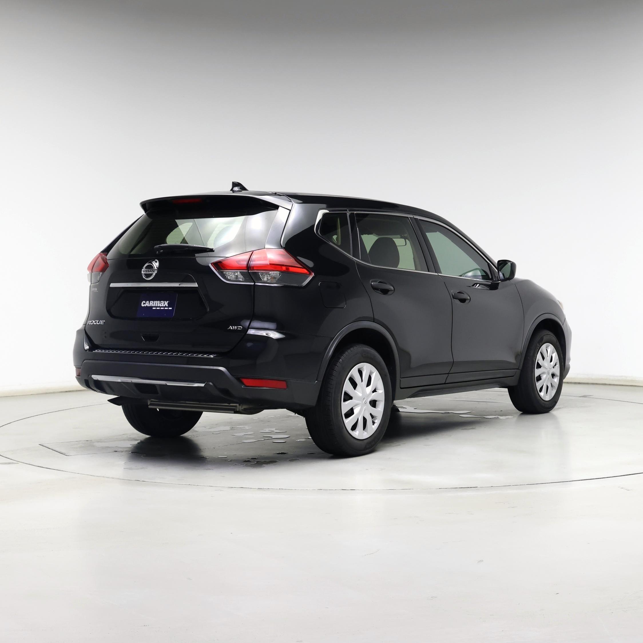 Thumbnail: 2017 Nissan Rogue - 8