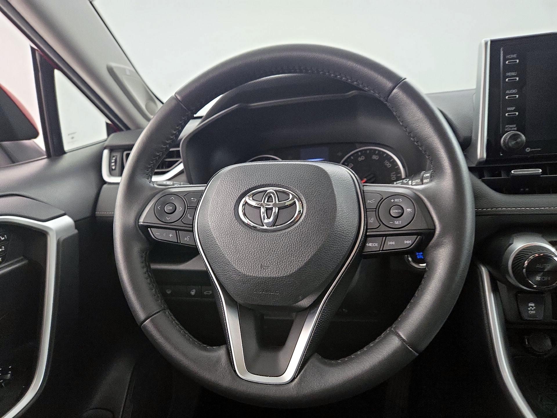 Thumbnail: 2021 Toyota RAV4 - 10