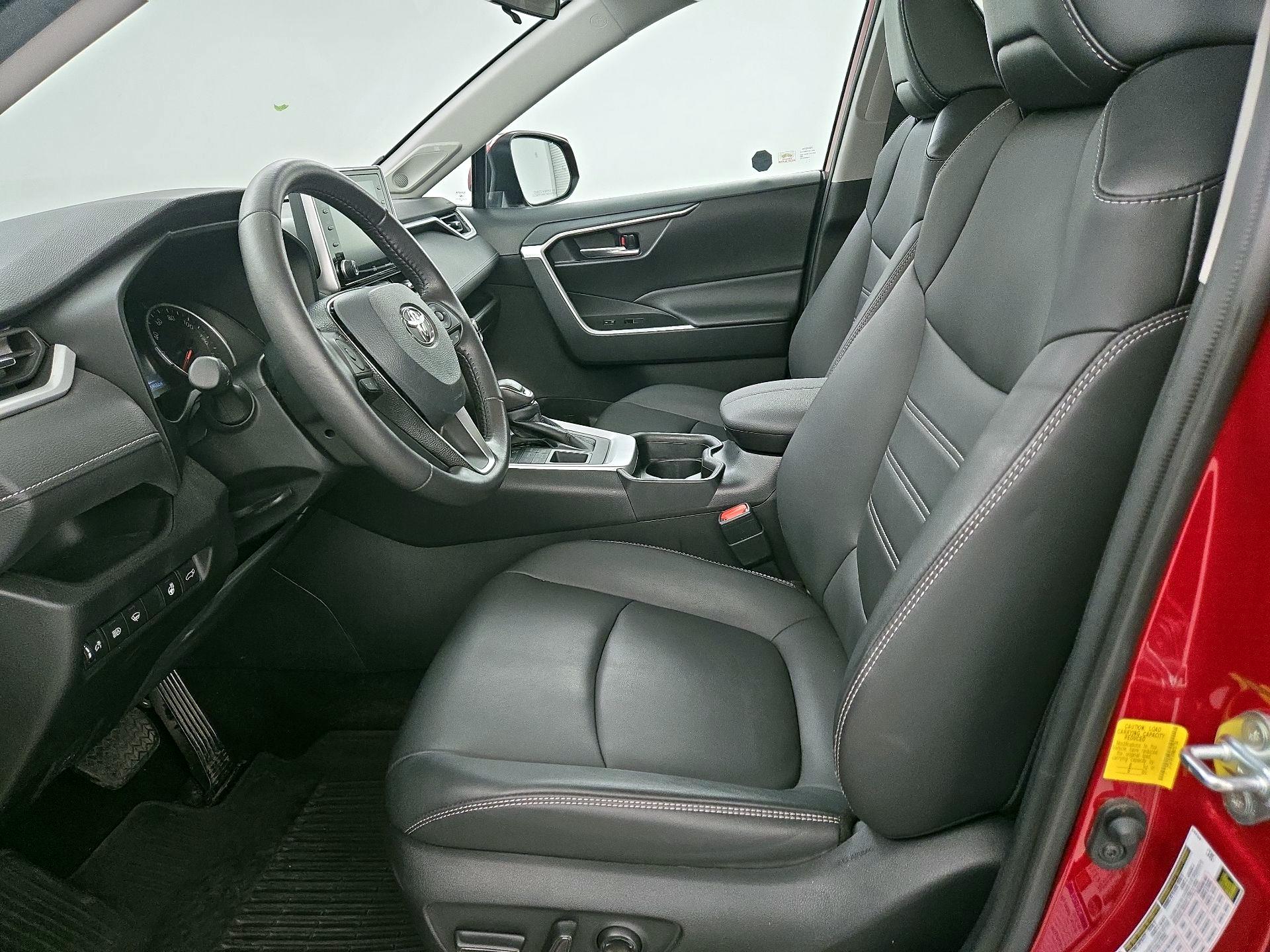 Thumbnail: 2021 Toyota RAV4 - 11