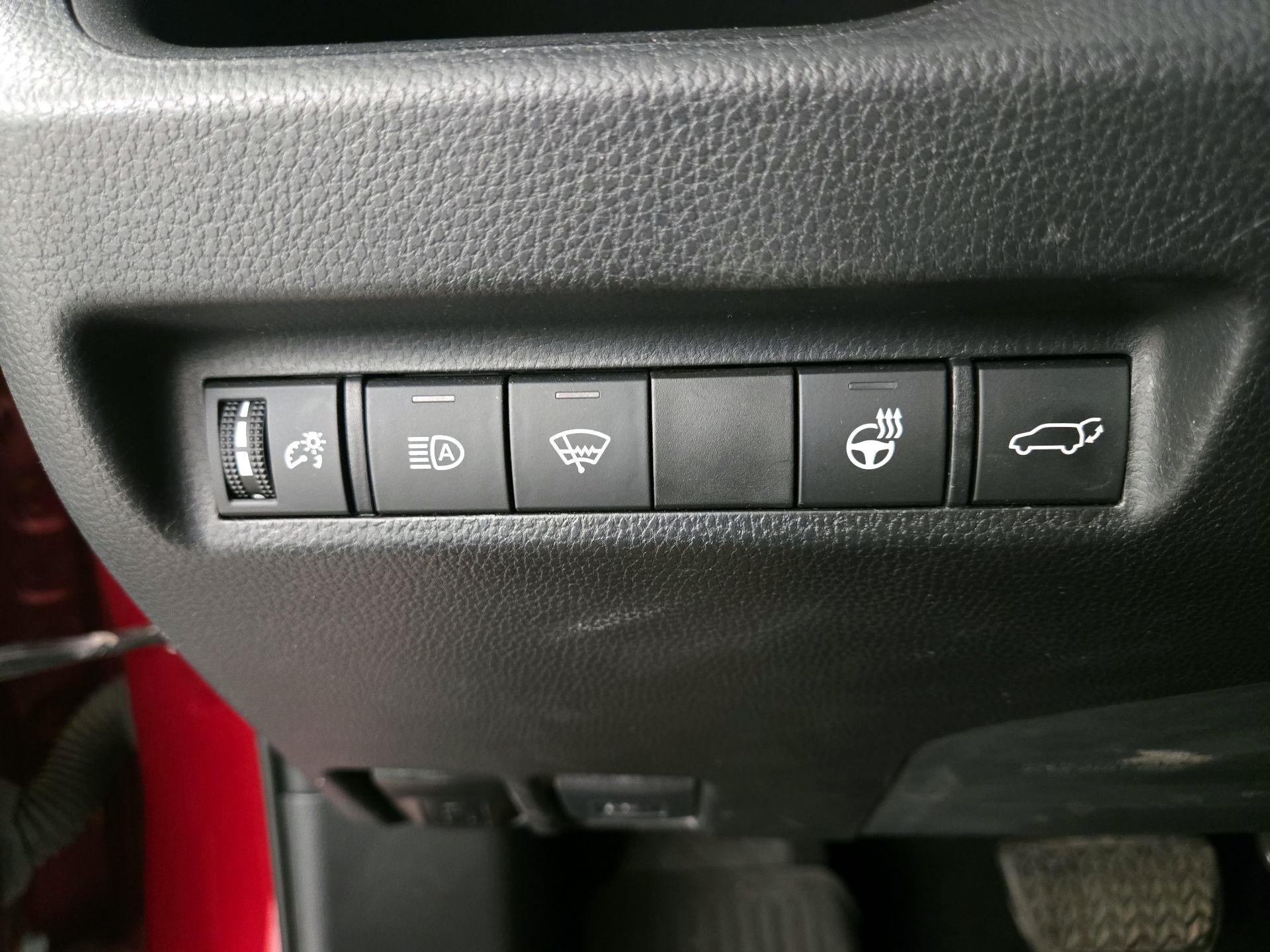 Thumbnail: 2021 Toyota RAV4 - 13