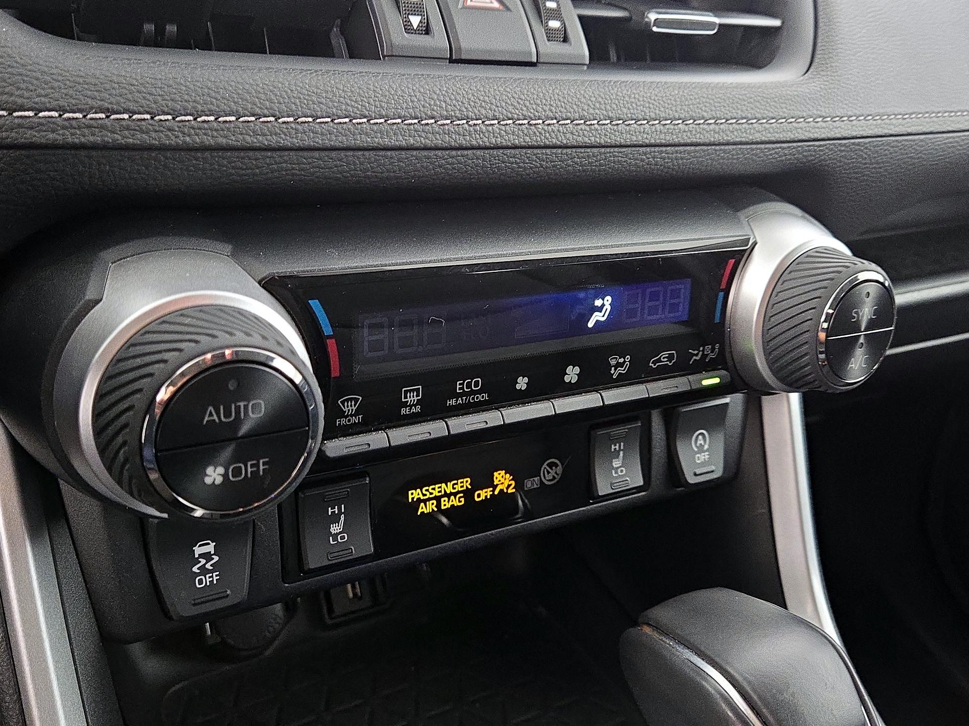 Thumbnail: 2021 Toyota RAV4 - 16