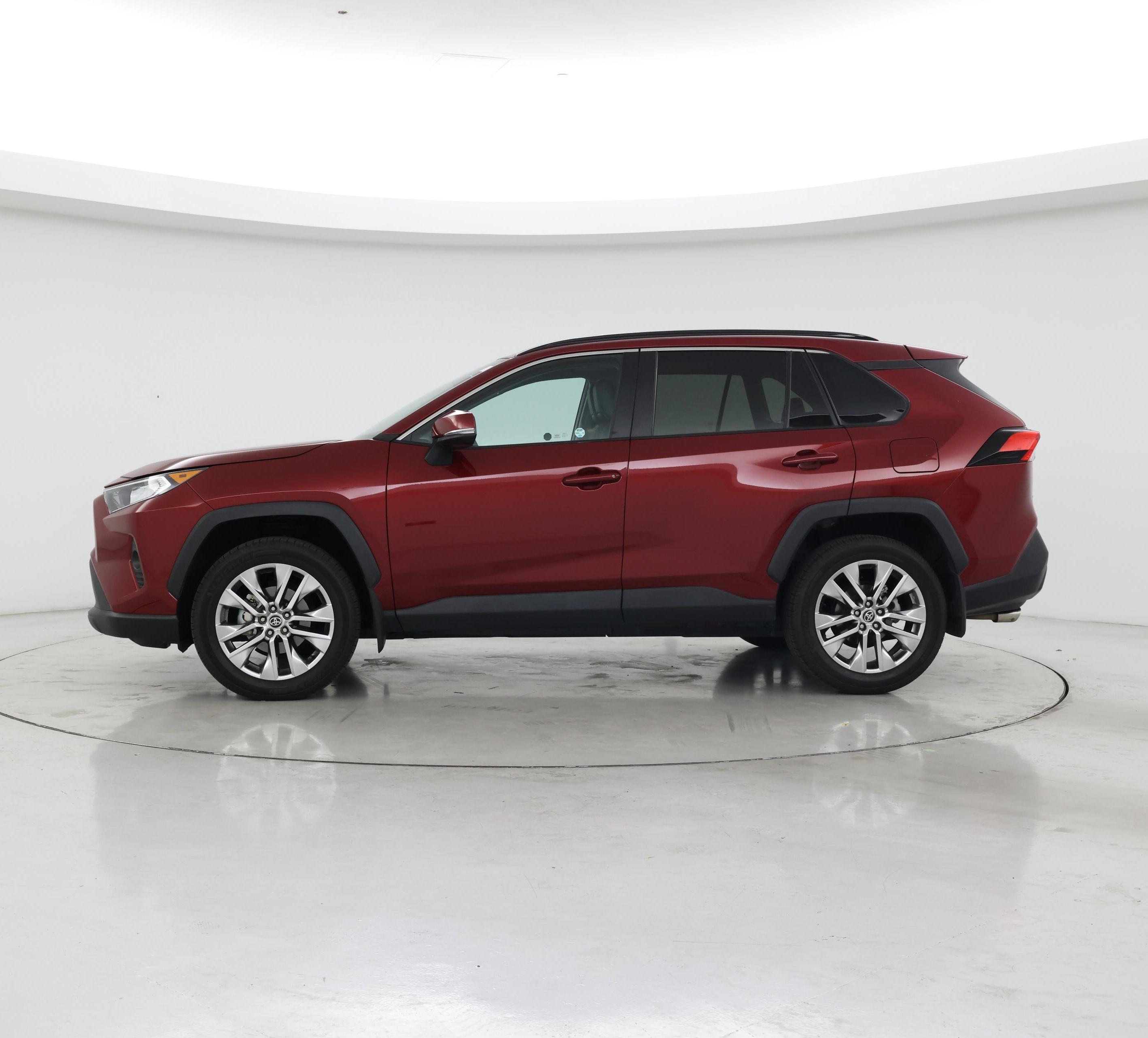 Thumbnail: 2021 Toyota RAV4 - 3
