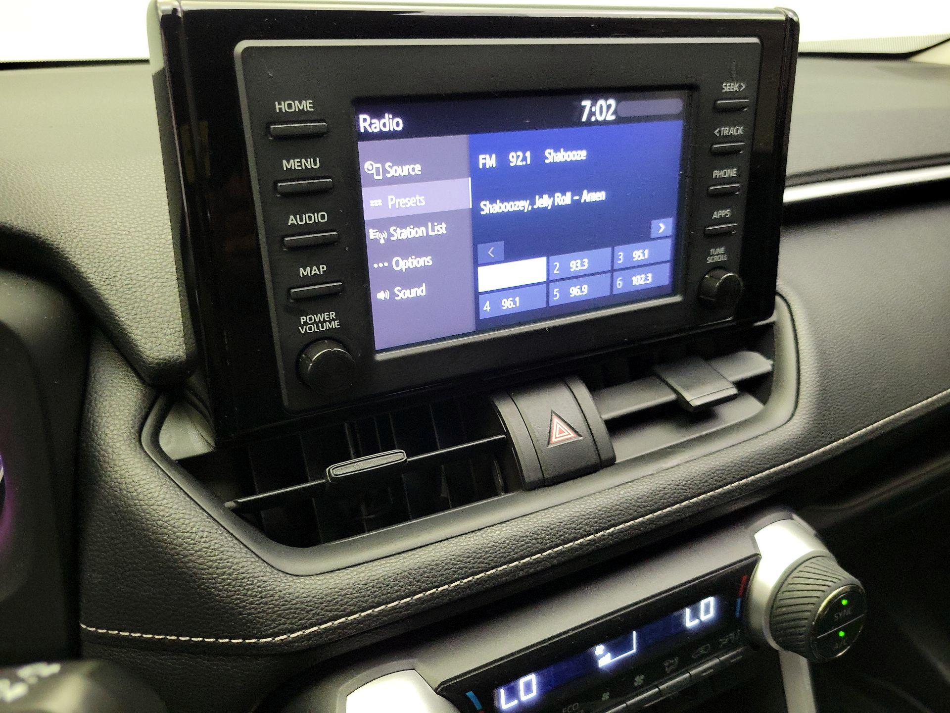 Thumbnail: 2019 Toyota RAV4 - 16