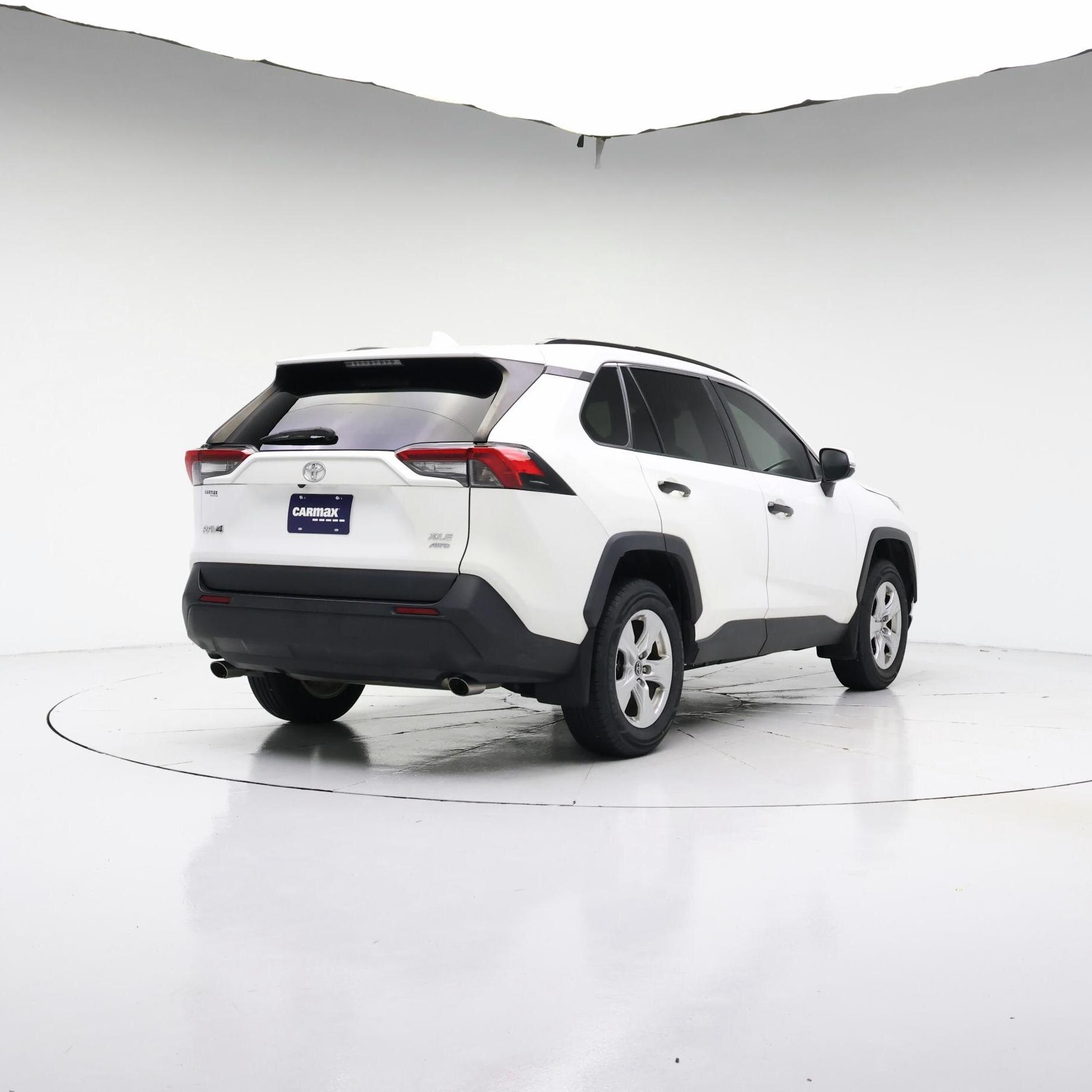 Thumbnail: 2019 Toyota RAV4 - 8