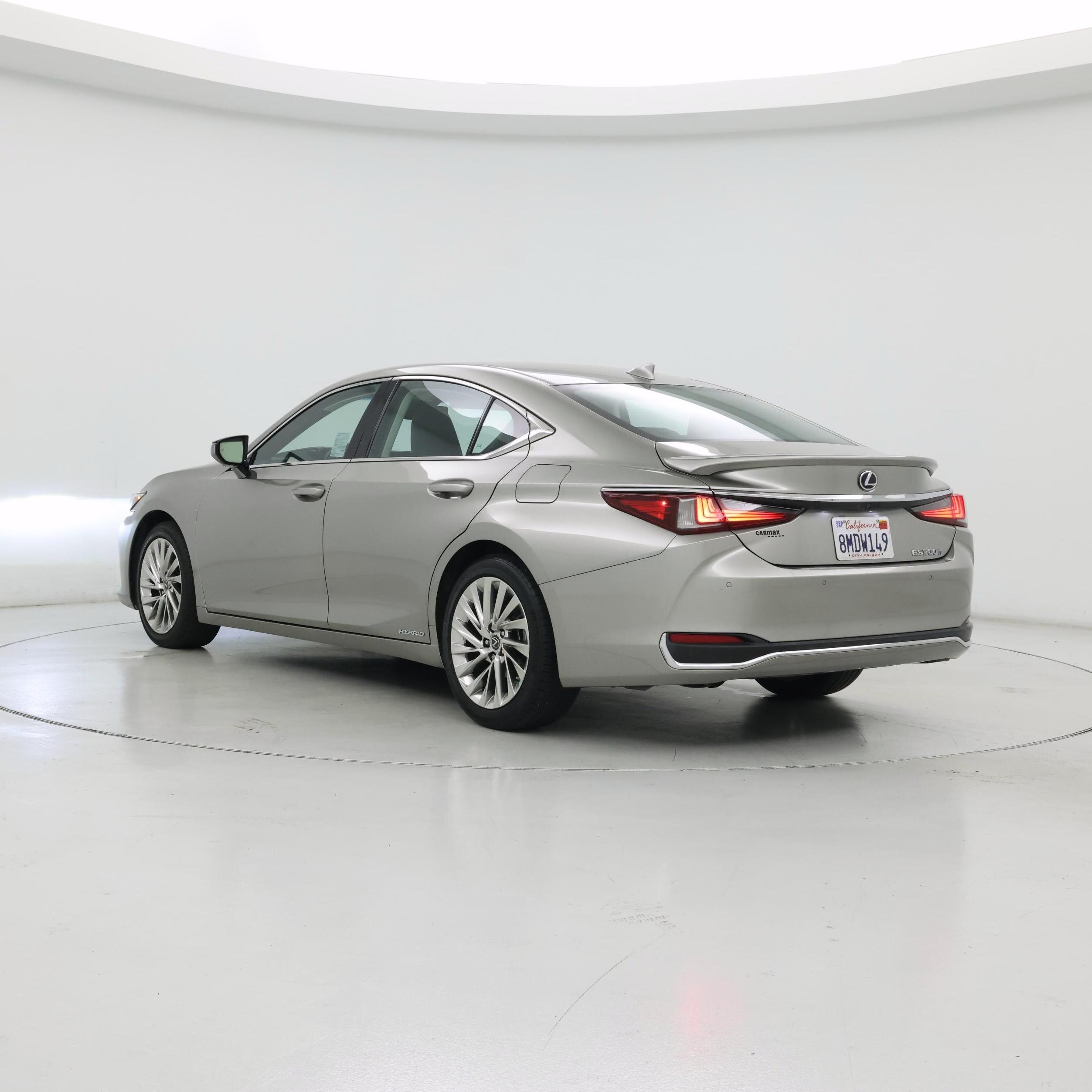2019 Lexus ES Hybrid 300h Luxury | CarEdge | CarEdge