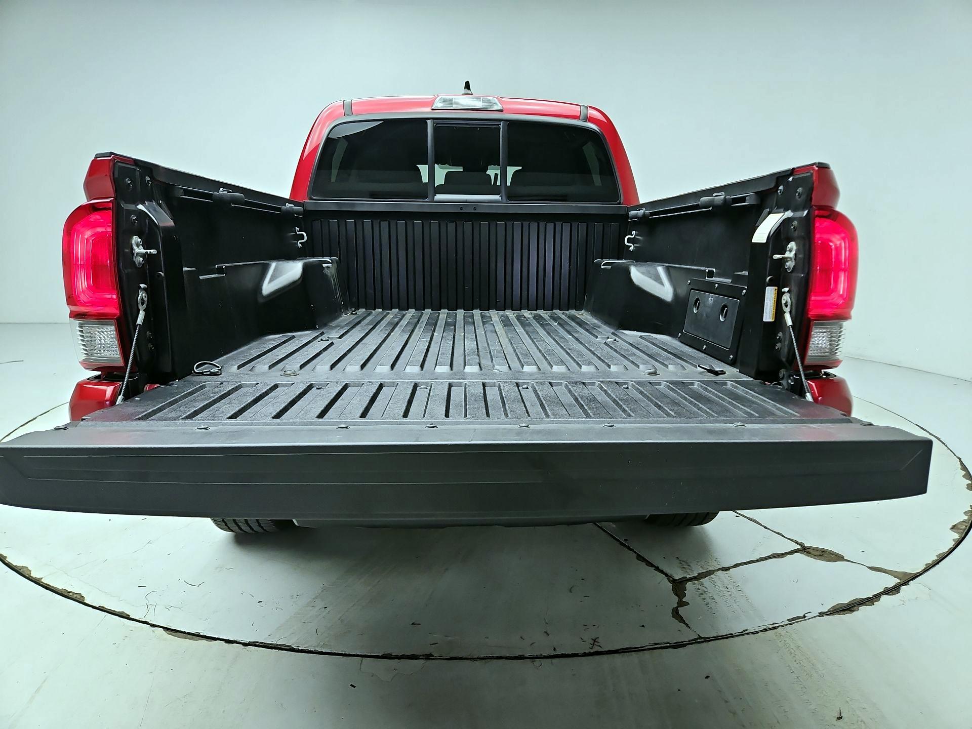 Thumbnail: 2021 Toyota Tacoma - 20