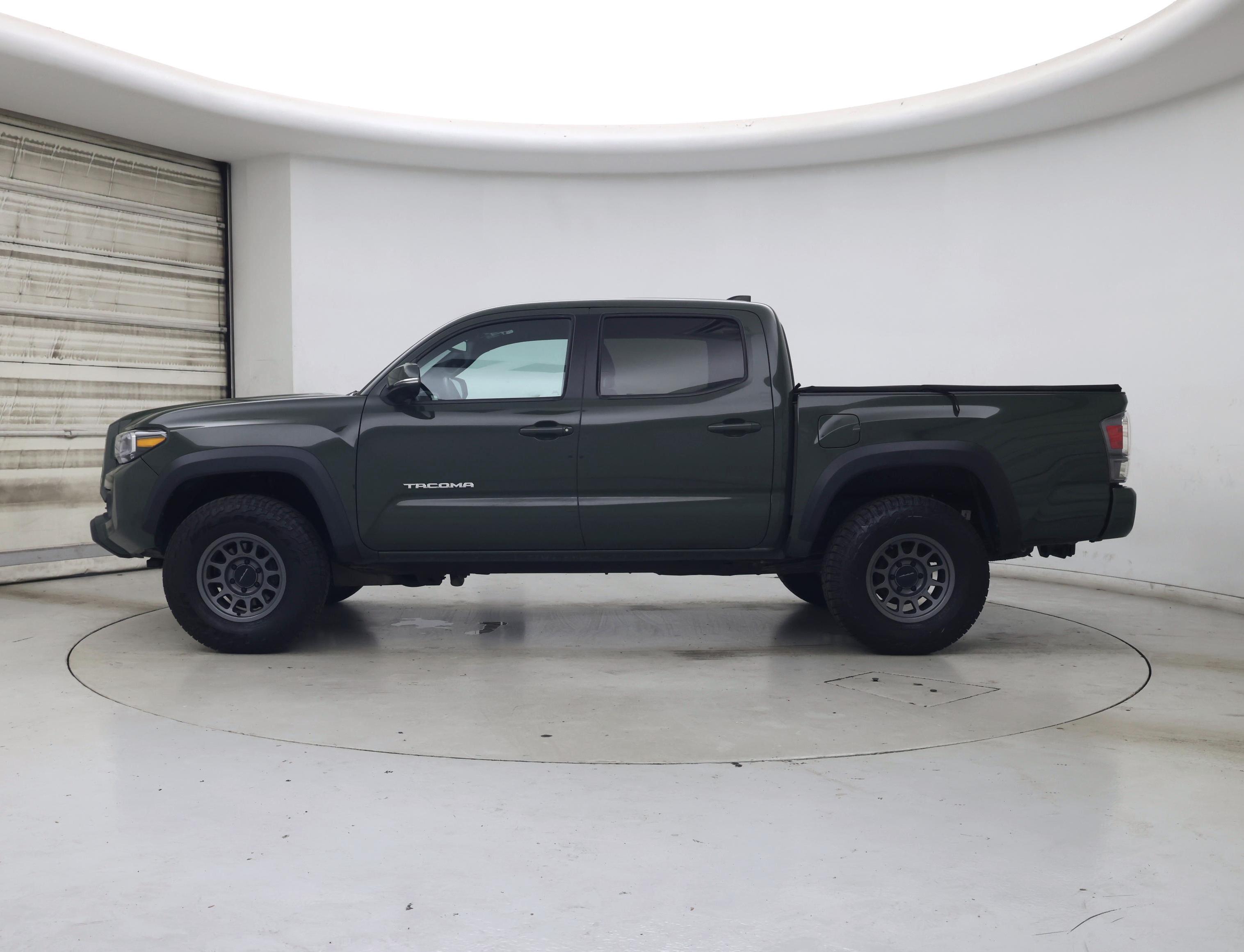 Thumbnail: 2022 Toyota Tacoma - 3