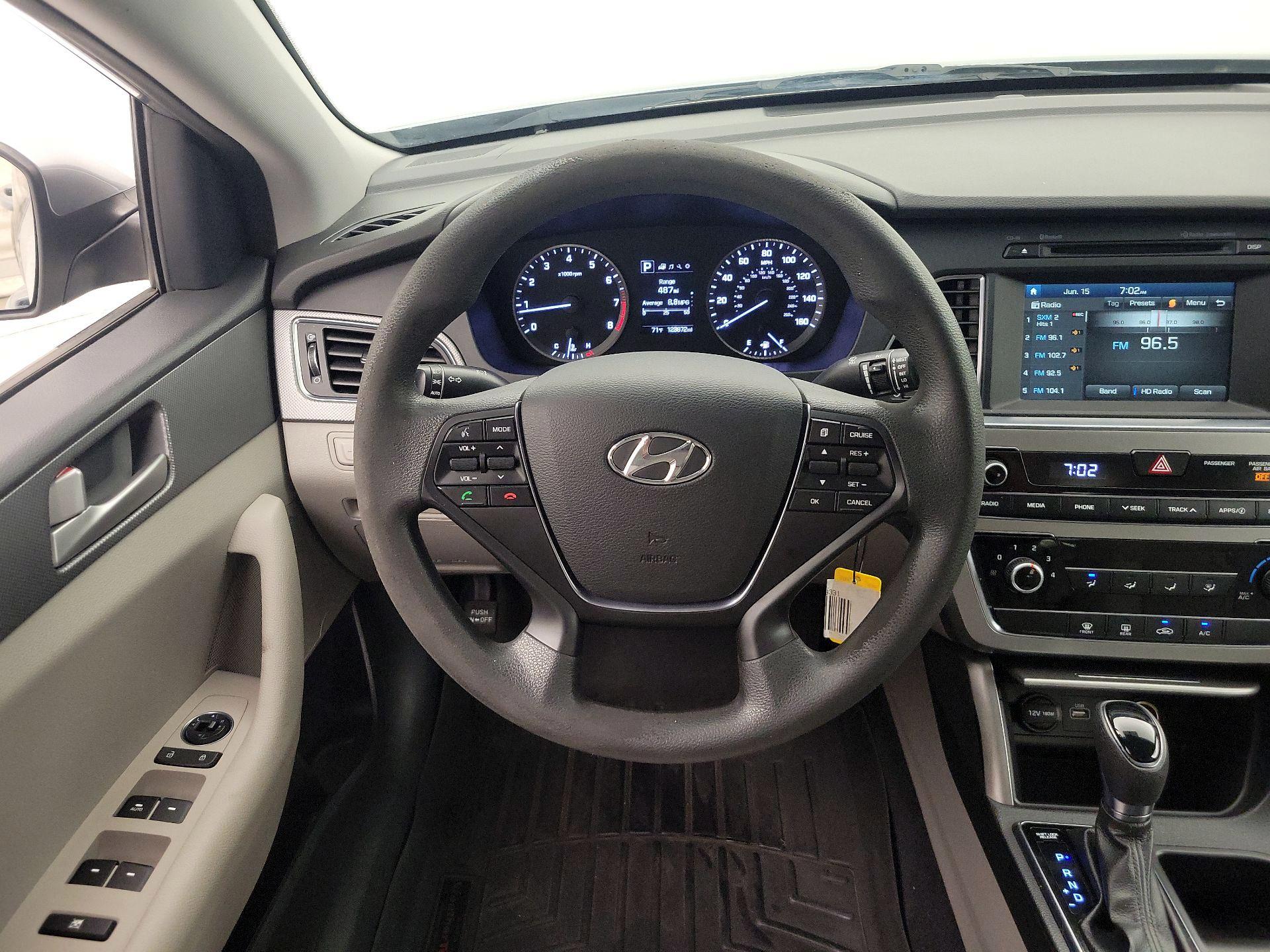 Thumbnail: 2016 Hyundai Sonata - 10