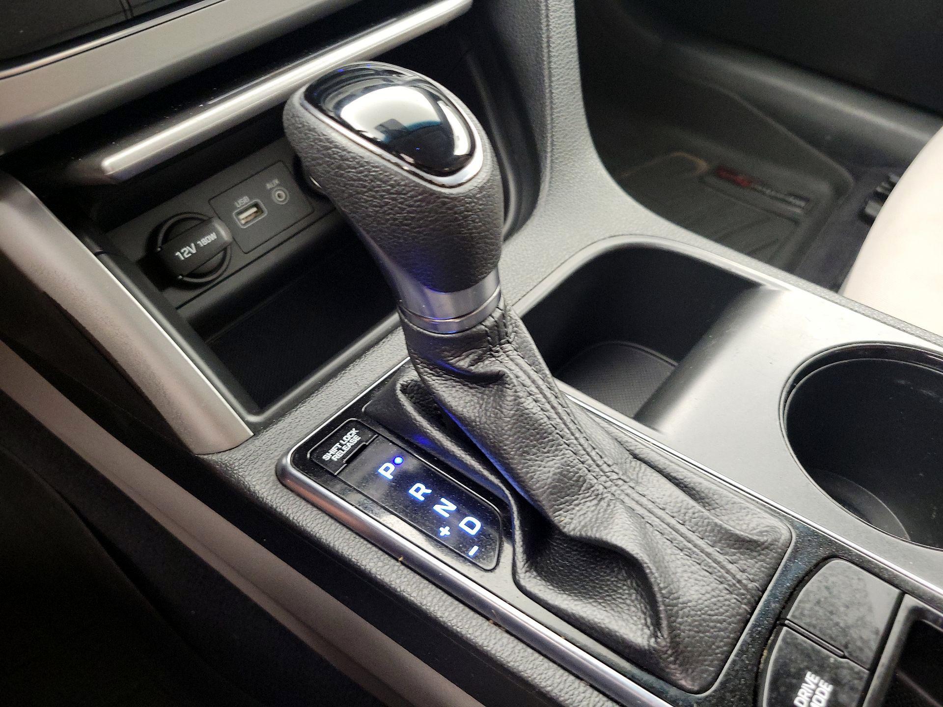 Thumbnail: 2016 Hyundai Sonata - 17