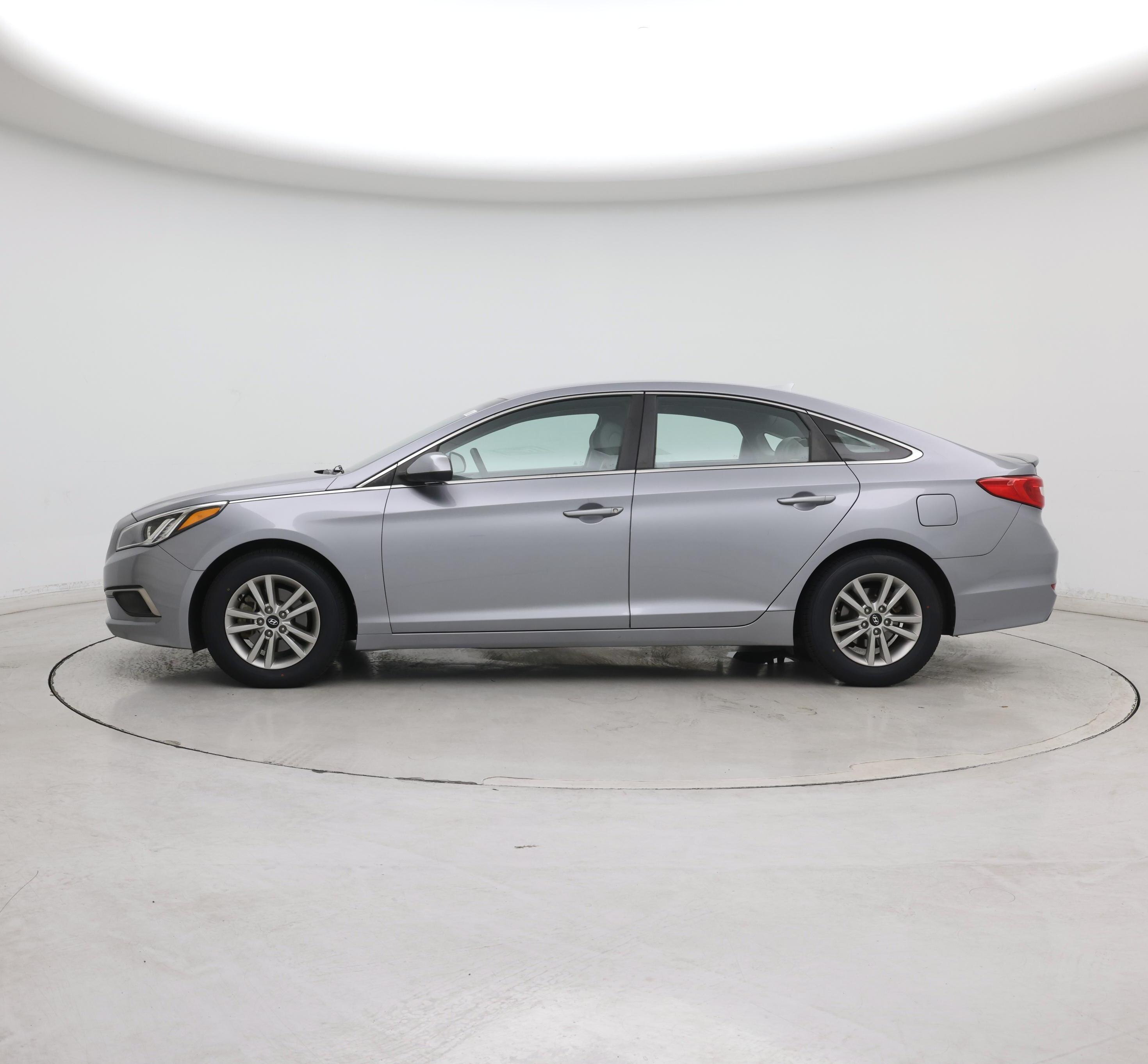 Thumbnail: 2016 Hyundai Sonata - 3