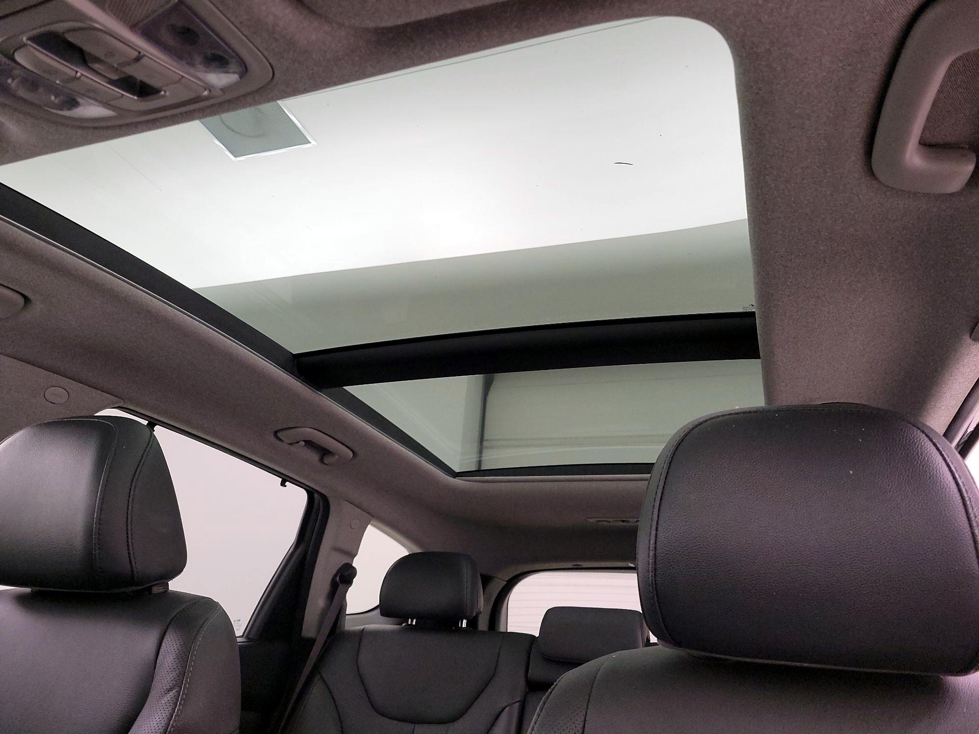 Thumbnail: 2019 Hyundai Santa Fe - 19