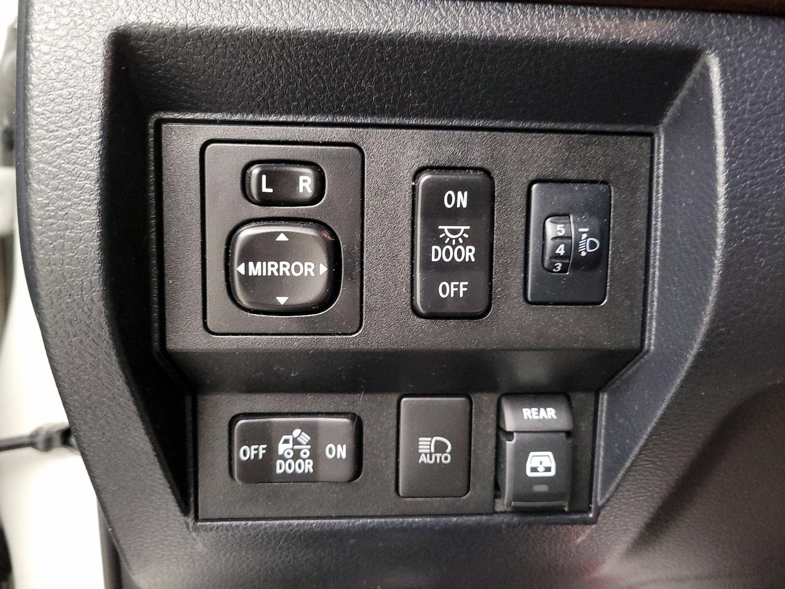 2018 Toyota Tundra Limited - Photo 14