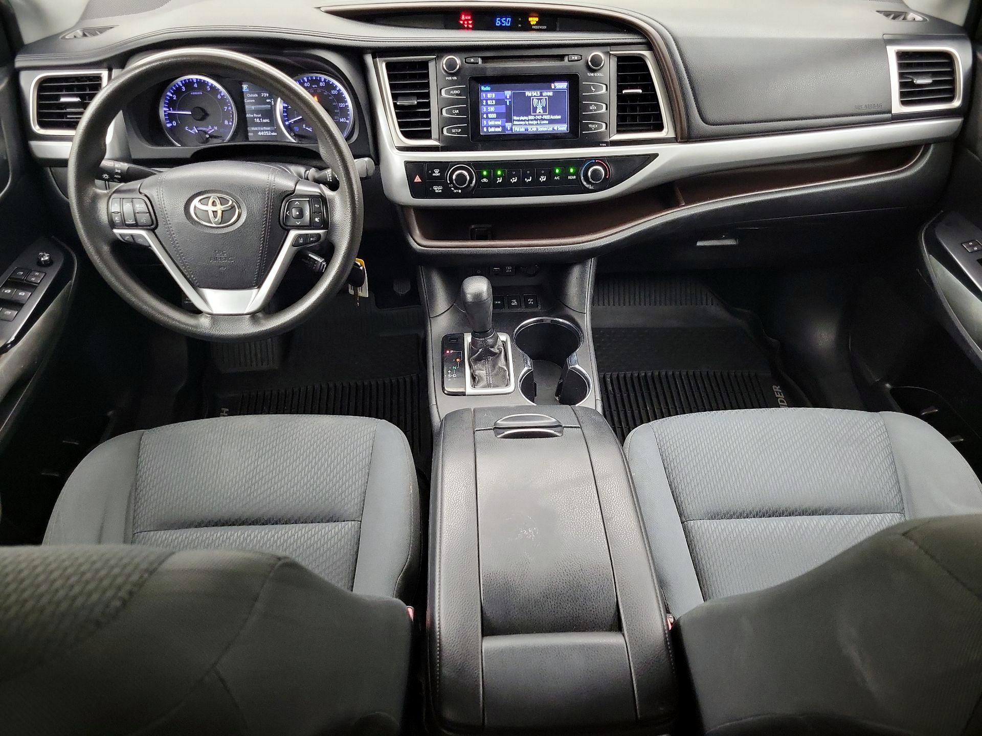 Thumbnail: 2019 Toyota Highlander - 9