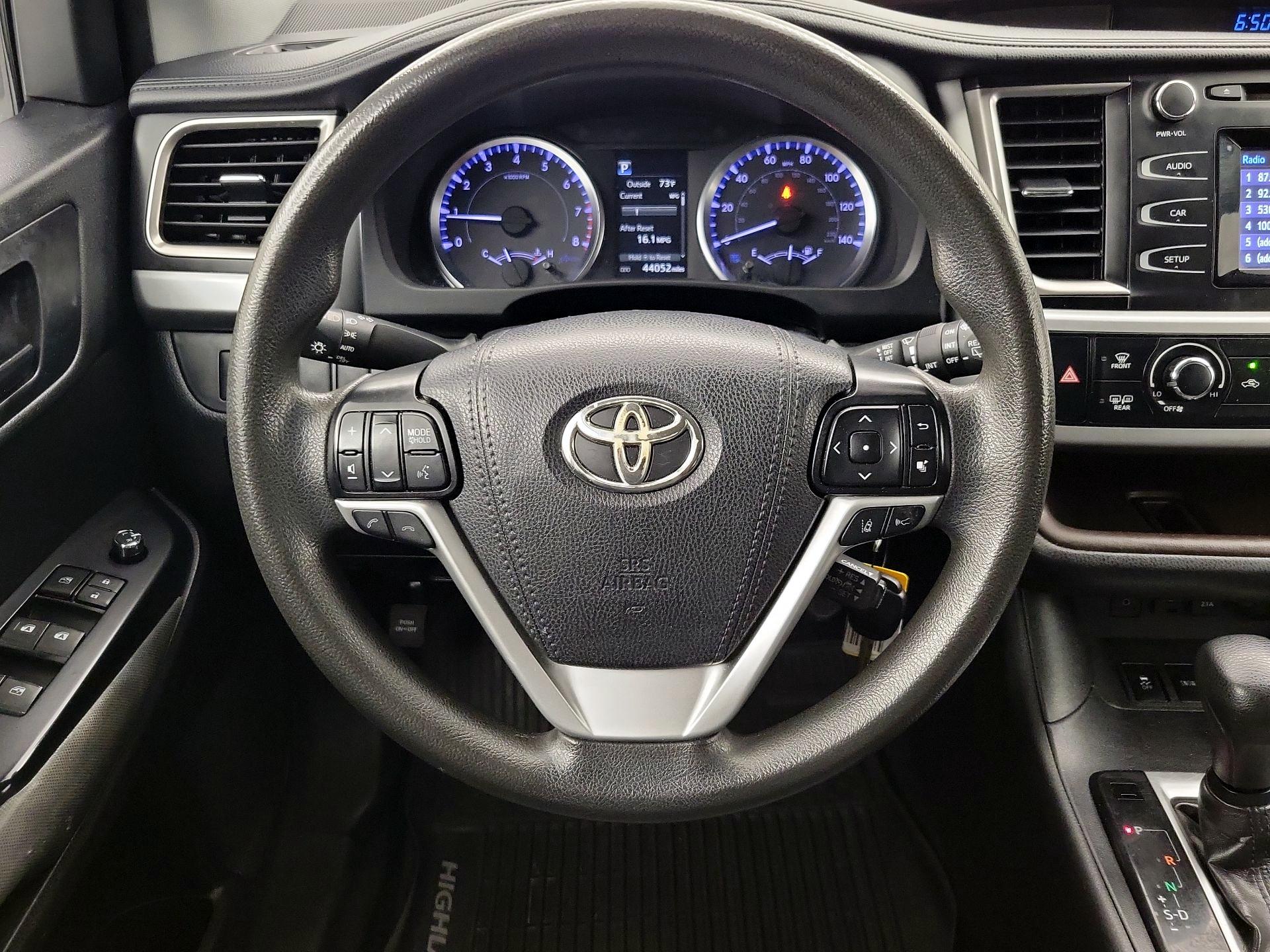 Thumbnail: 2019 Toyota Highlander - 10