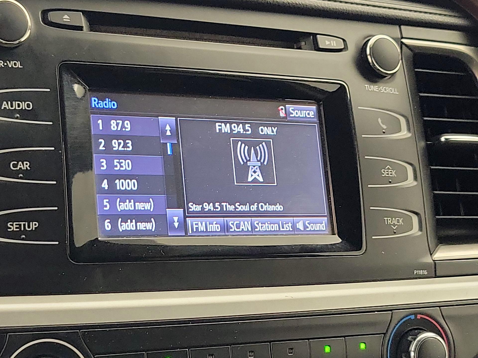 Thumbnail: 2019 Toyota Highlander - 15