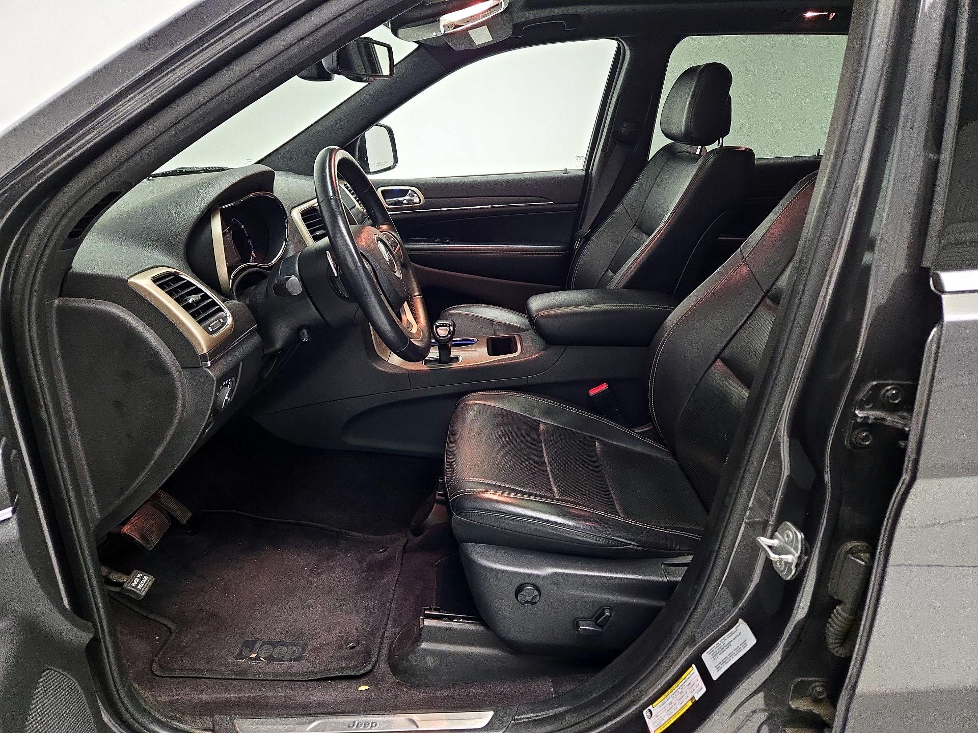 Thumbnail: 2015 Jeep Grand Cherokee - 11