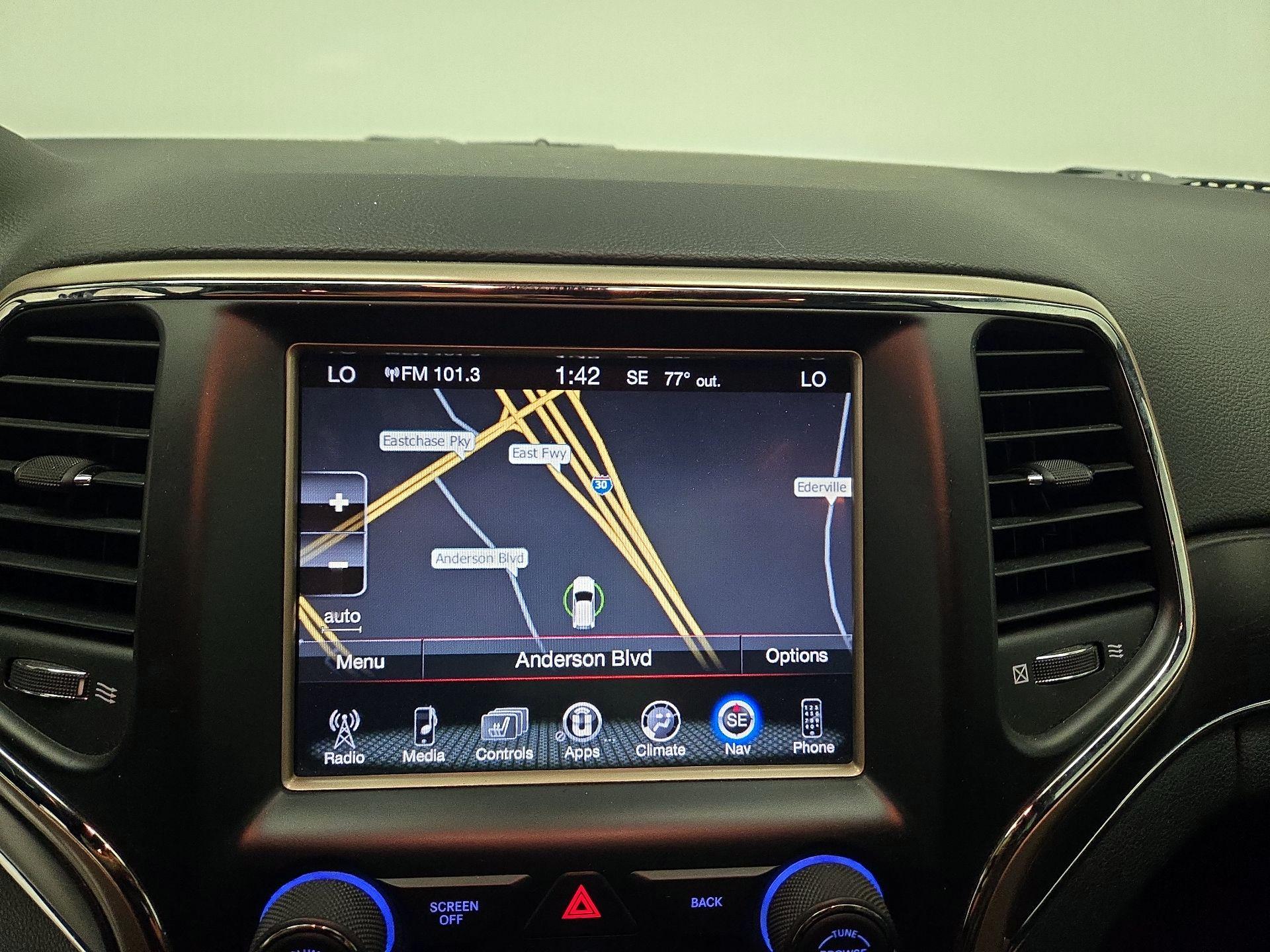 Thumbnail: 2015 Jeep Grand Cherokee - 13