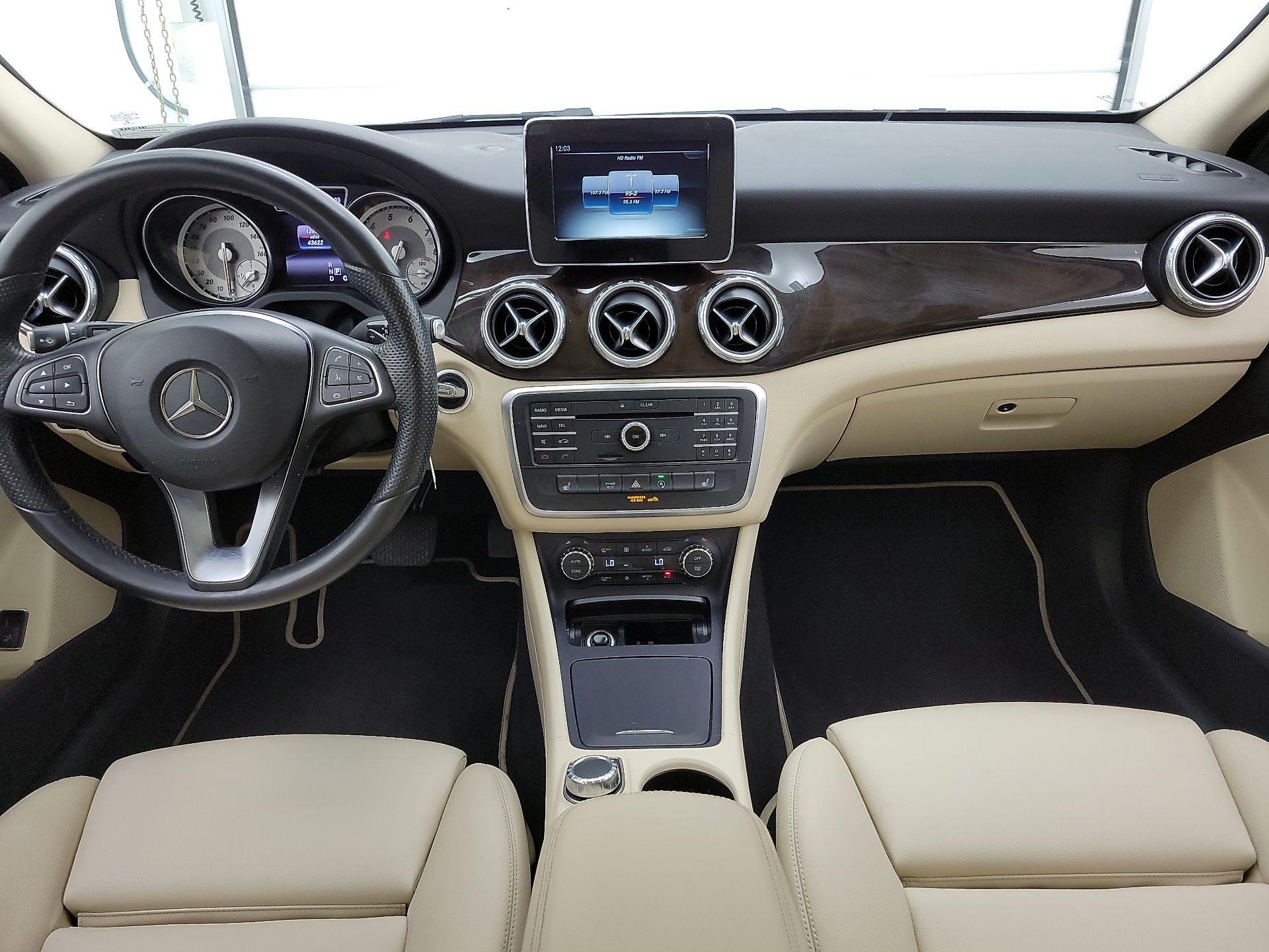 Thumbnail: 2016 Mercedes-Benz GLA - 9