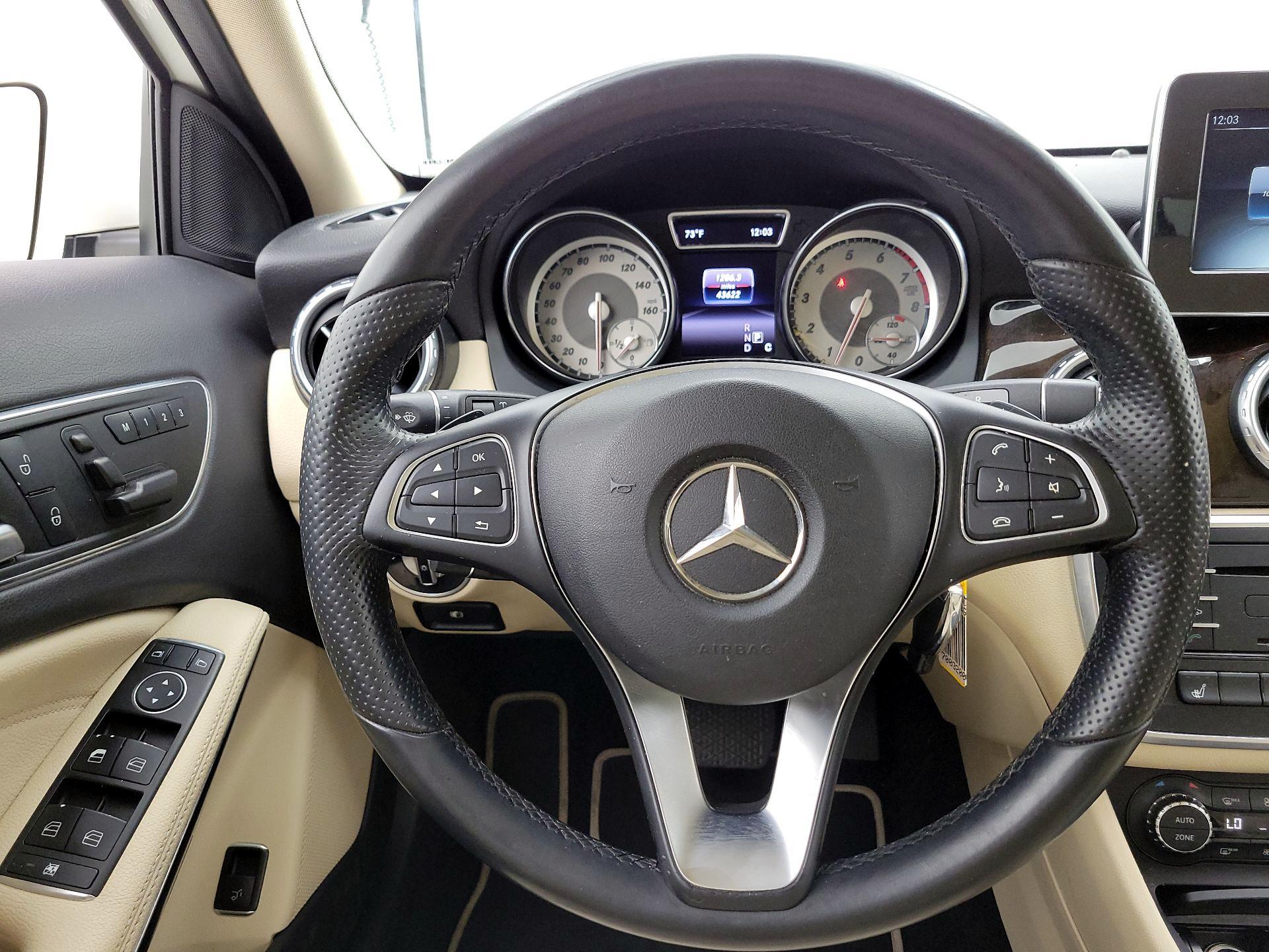 Thumbnail: 2016 Mercedes-Benz GLA - 10