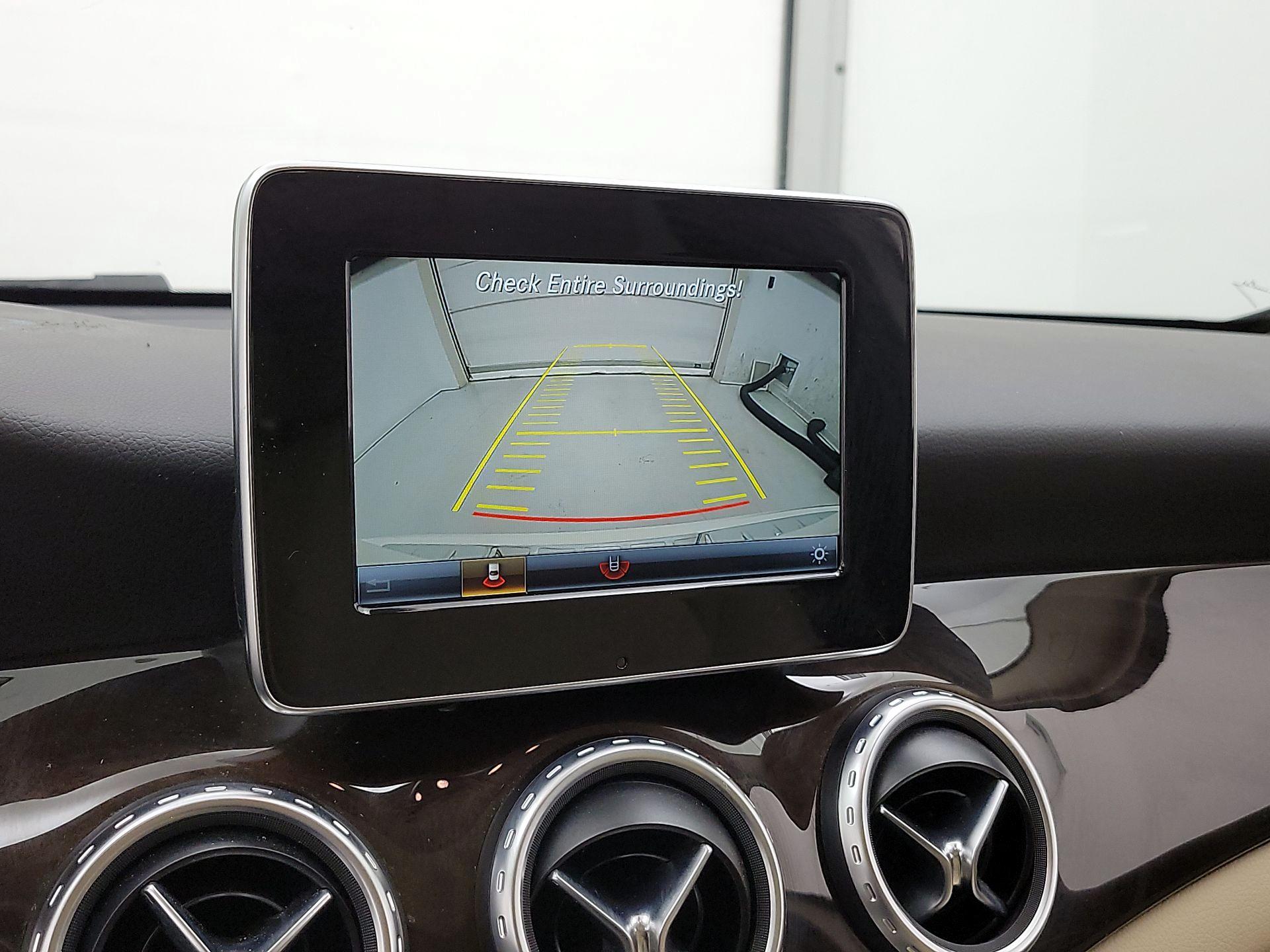 Thumbnail: 2016 Mercedes-Benz GLA - 14
