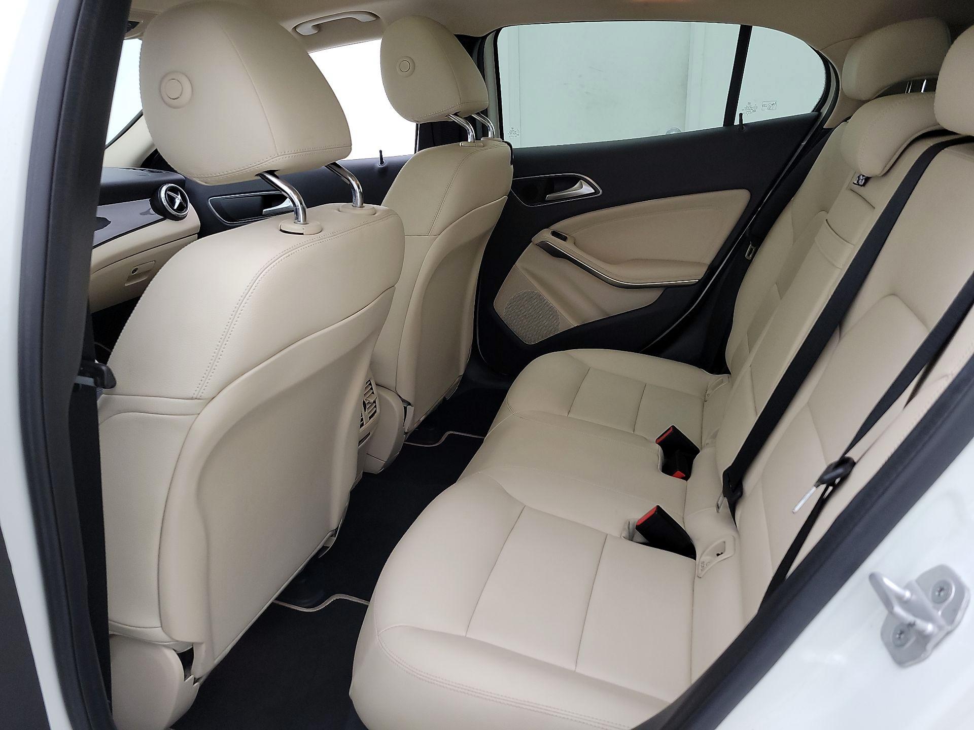 Thumbnail: 2016 Mercedes-Benz GLA - 20